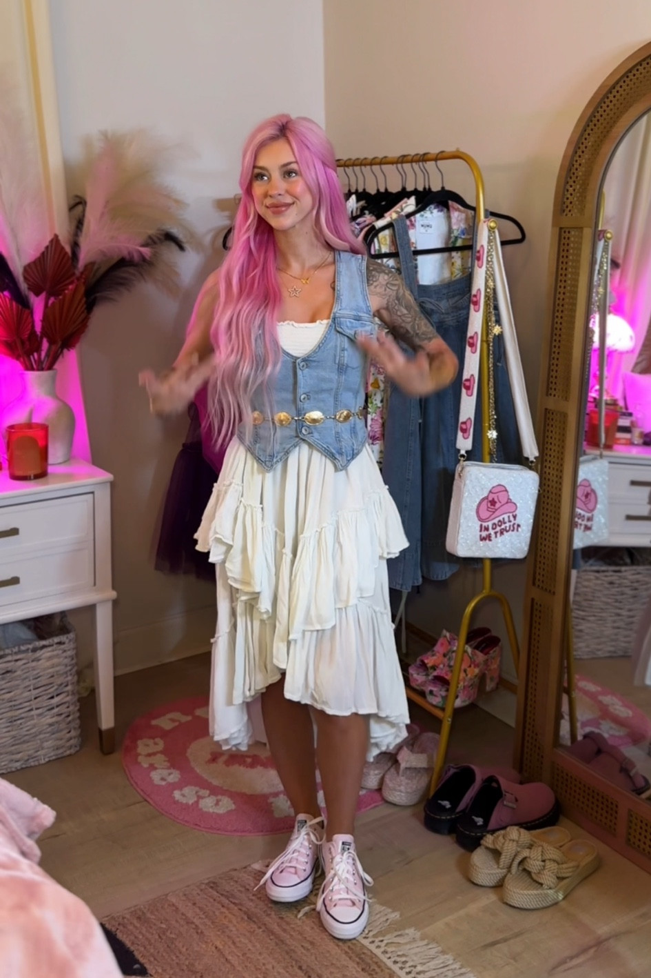 layered summer style 🤍
Convertible dress can be worn as a skirt :)