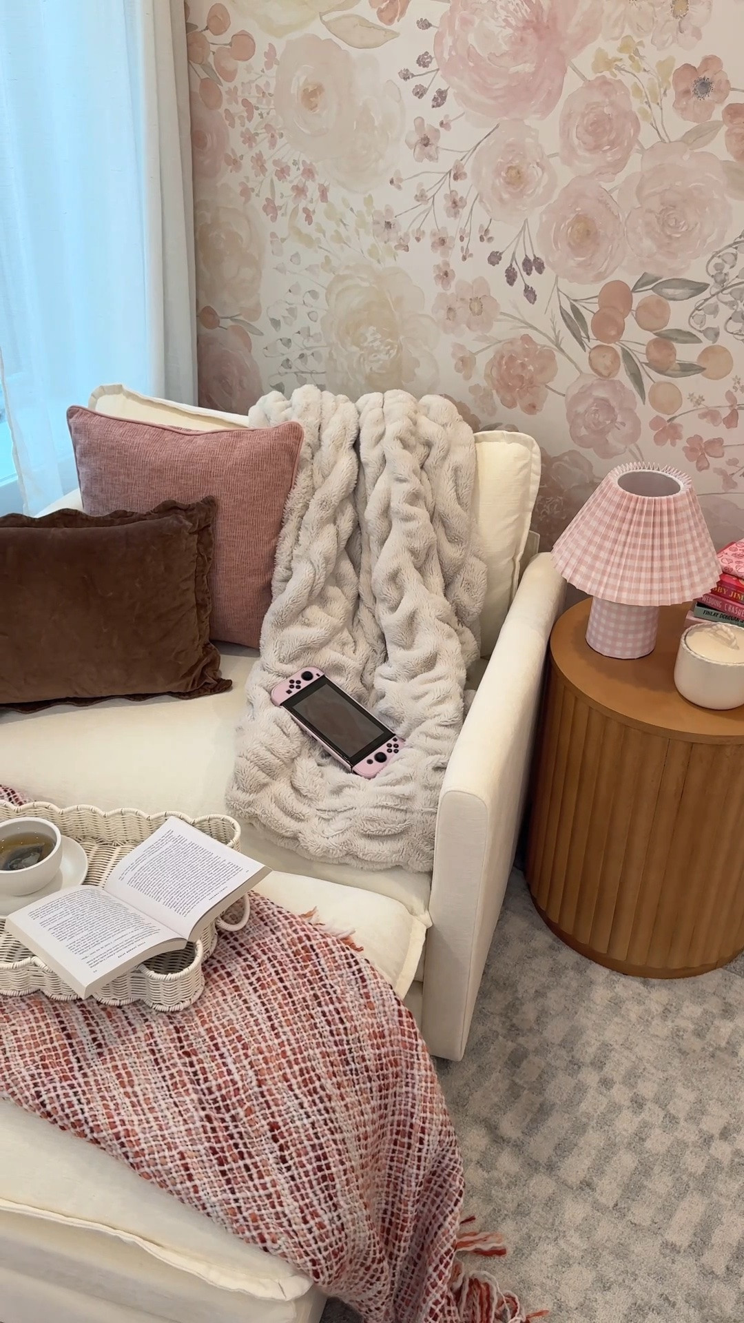 The cutest pink inspired spot to do all my reading and hobbies! I love this bold floral wallpaper by WallBlush, and this Amazon chair is insanely comfy for a great price! The table is old from Target, but the cute pink gingham lamp is still available! 
Linking my kindle case, scalloped tray, and rug too! Love this office space turned sitting area so much!

Home decor, Amazon home, Target home, home inspiration