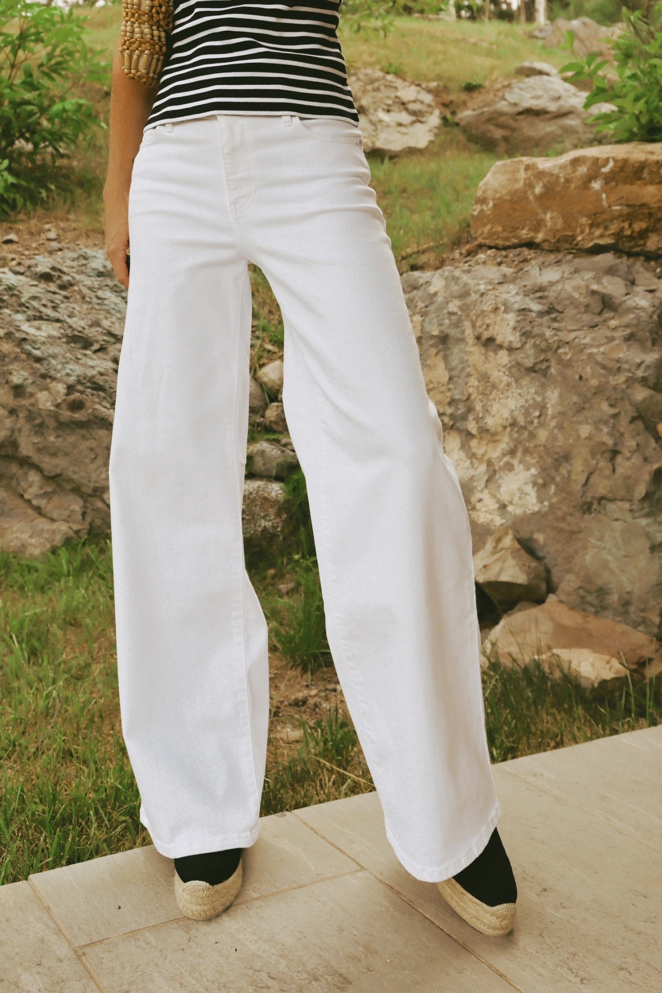 Channeling “Carolyn Bessette on a beach vacation.” 🌊 Who else loves East Coast summer style? Its timeless appeal and understated luxury is difficult to be matched! I also love how versatile these pieces are and that they will stand the test of time in my closet. I can wear them today and 10 years from now! 

-Erin xo #LTKFindsUnder100

#LTKSeasonal