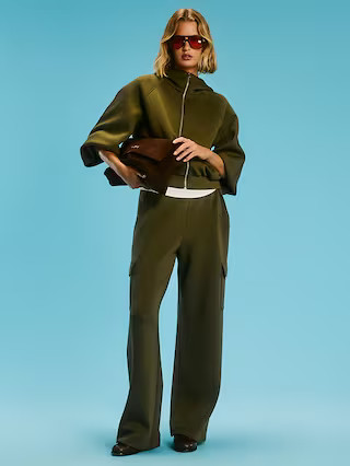 High-Waisted Bounce Fleece Wide-Leg Cargo Sweatpants | Old Navy (US)
