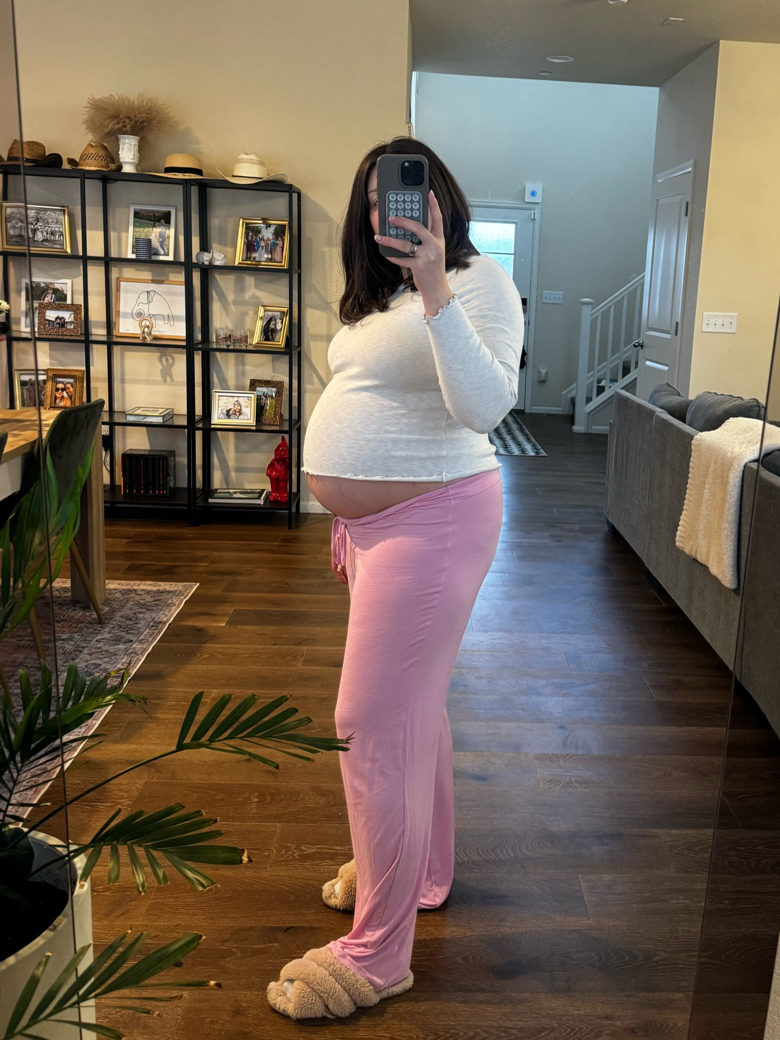 Easter but make it comfortable! I love the scallop edges on this long sleeve top. Takes something ordinary and makes it a little more exciting!

#LTKstyletip #LTKbump #LTKfindsunder50