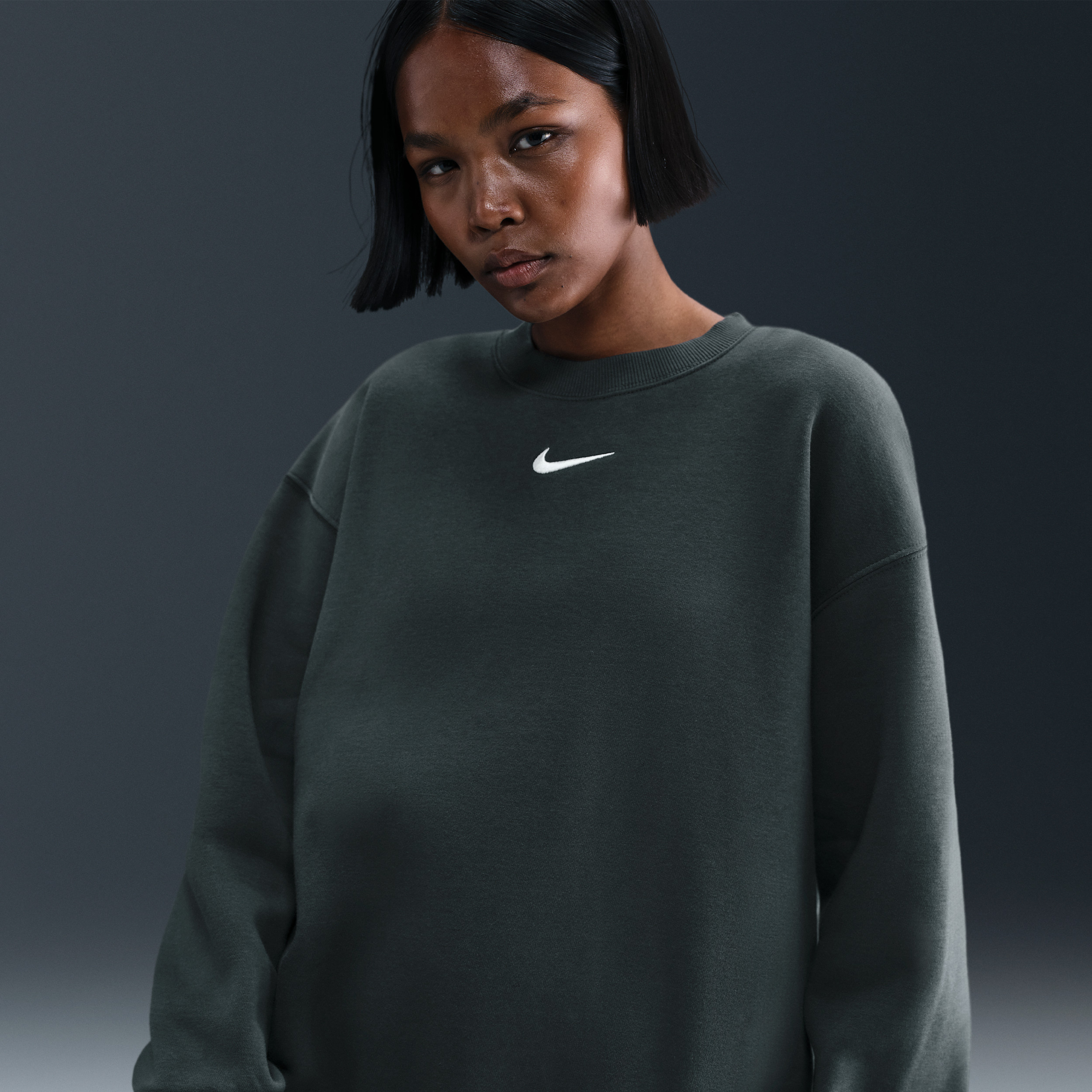 Women's Nike Sportswear Phoenix Fleece Oversized Crew-Neck Sweatshirt in Green | FZ4270-390 | Nike (US)