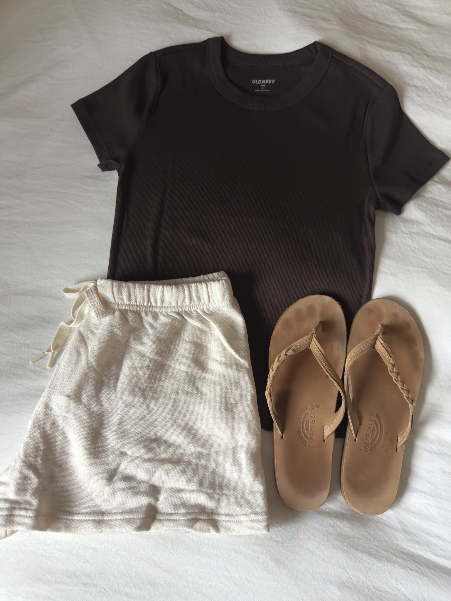 Another comfy outfit 🤎

#aerie #oldnavy #comfyclothes #summer #tshirt #lounge #shorts 



#LTKgrwm #LTKselfcare #LTKootd
