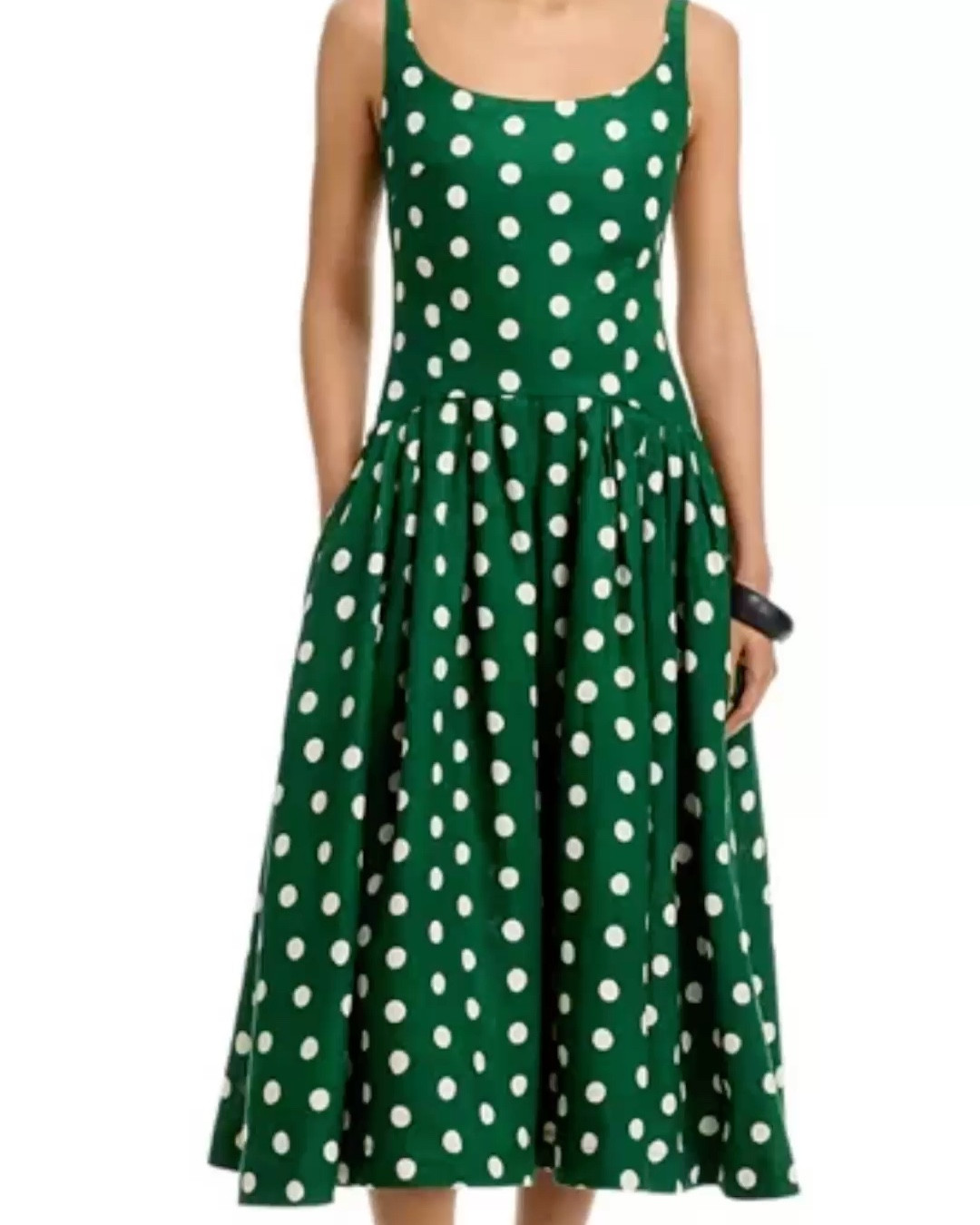 💚⚪️

#LTKgrwm #LTKootd #LTKSeasonal