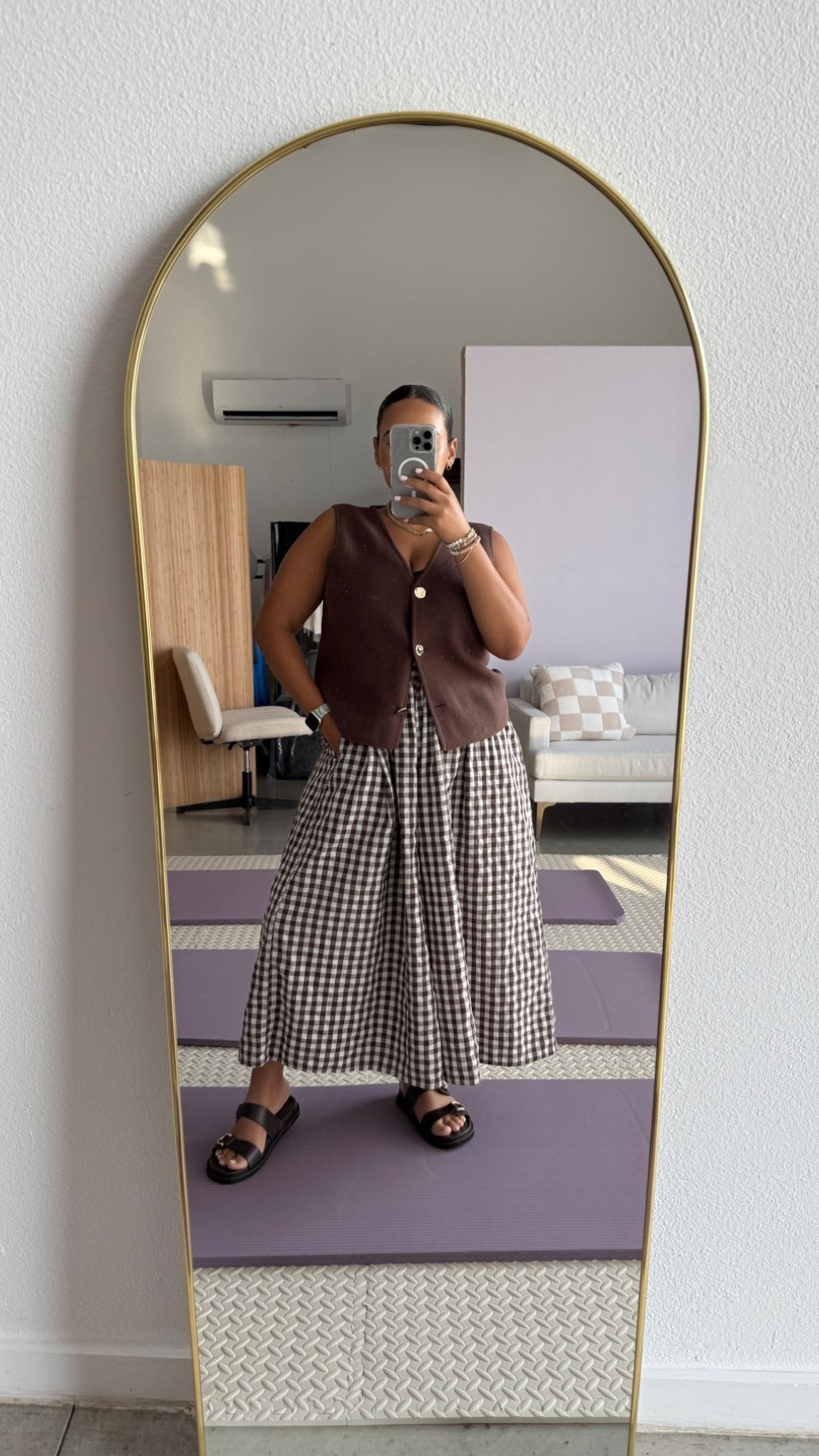 Obsessed with this fit! It looks casual yet elegant

Simple outfit, casual fit, brown outfit

#LTKootd #LTKMidsize #LTKgrwm