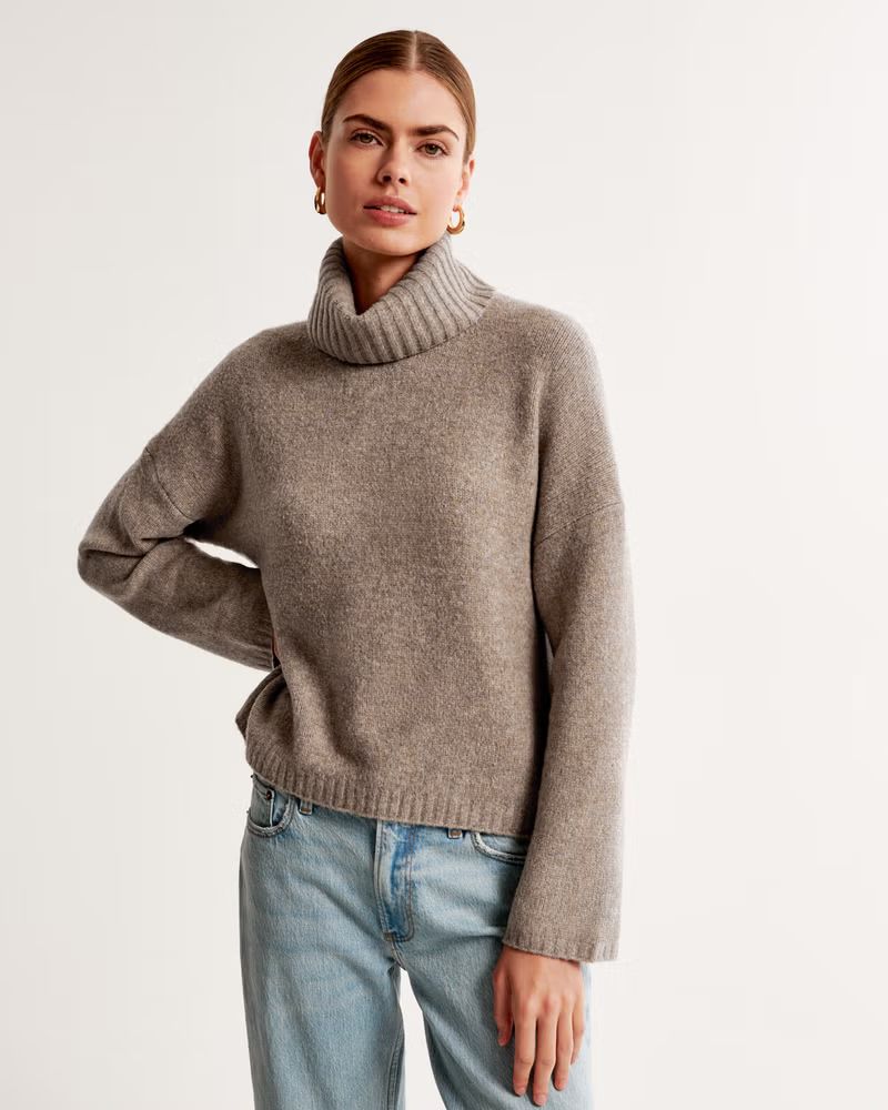 Wedge Turtleneck Sweater | Abercrombie & Fitch (US)