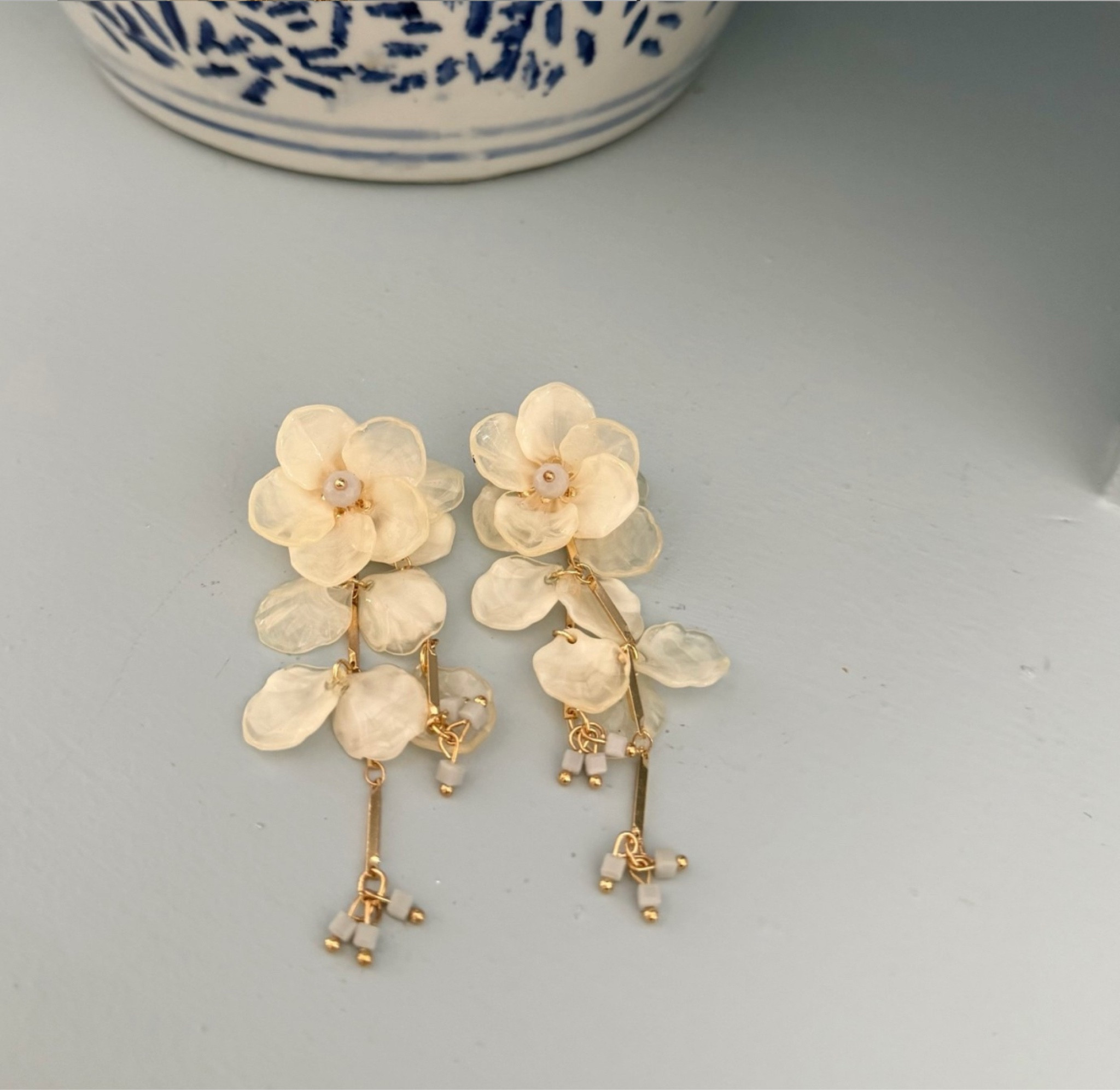 These delicate drop flower earrings complete all my spring looks. They look so elegant and also come in a variety of colors.

Drop earrings, flower earrings

#LTKSeasonal #LTKmomlife #LTKootd