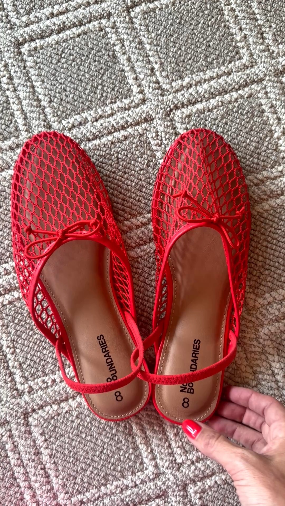 A closer look at these flats! I did an 8 and am typically an 8.5

#LTKootd #LTKgrwm