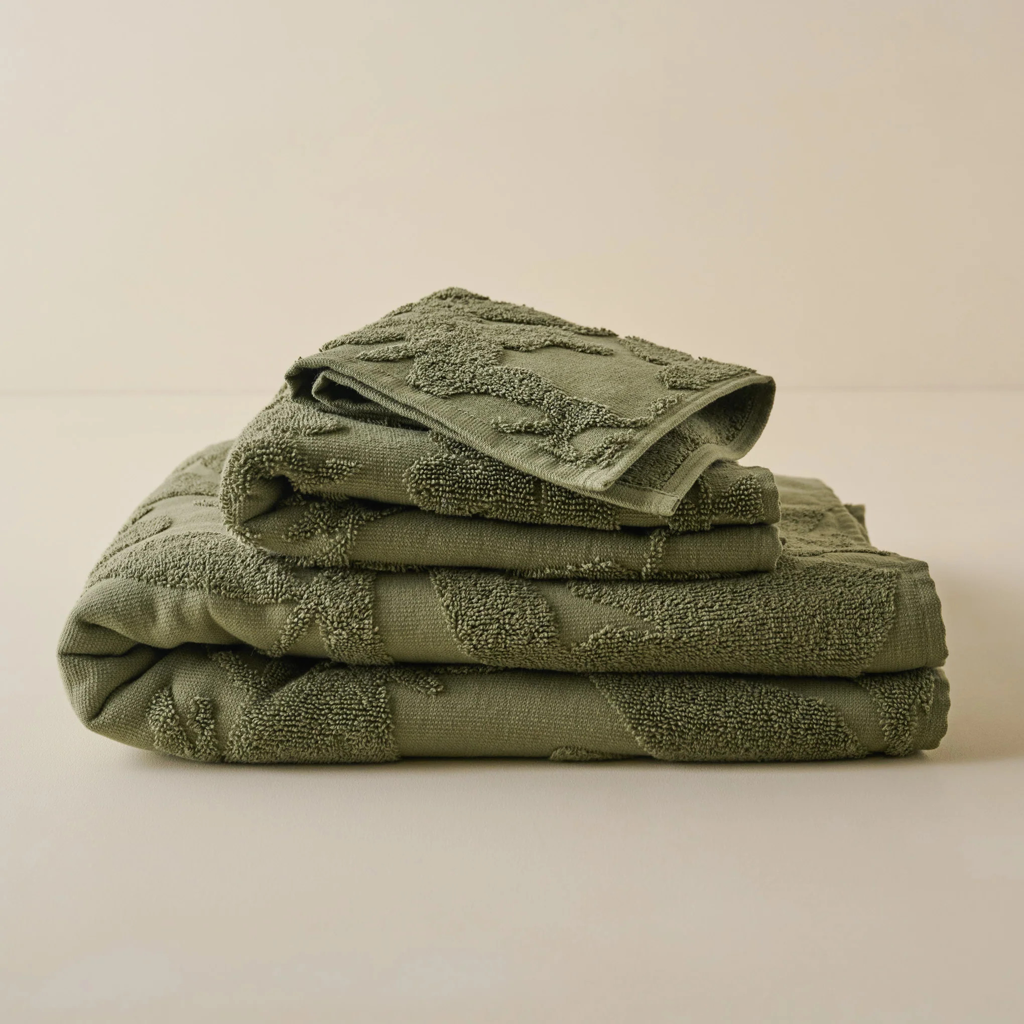 Winter Moss Floral Jacquard Towel | Magnolia