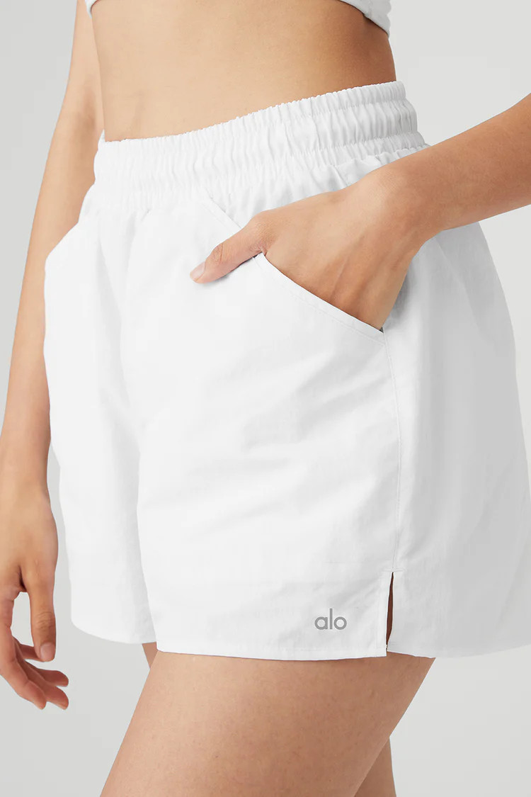Alumni Short - White | Alo Yoga (US)