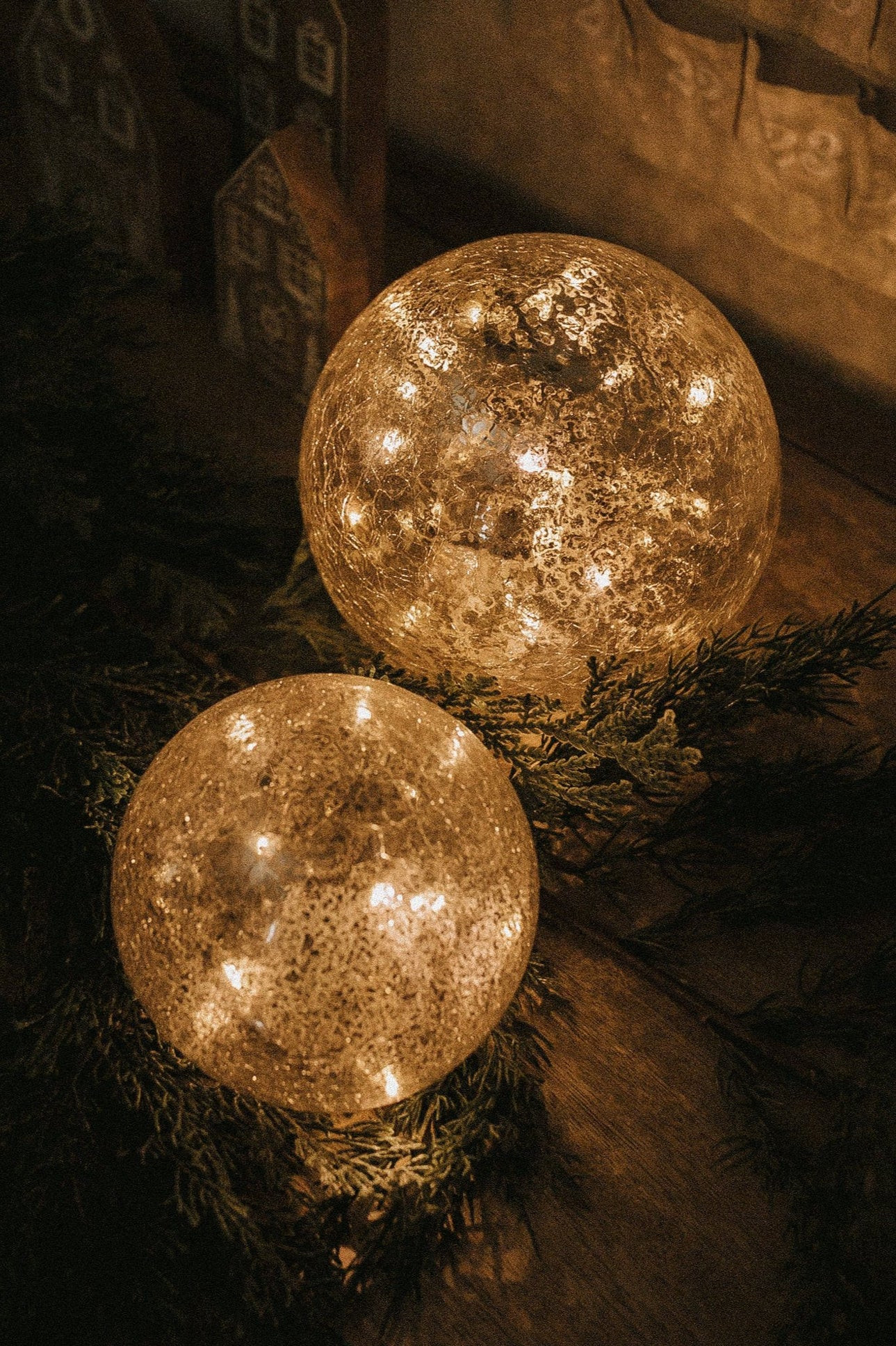 Neri Light Up Orb - 2 Sizes | THELIFESTYLEDCO