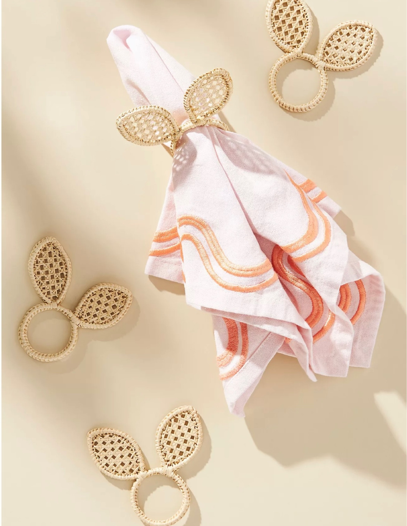 rattan bunny napkin rings 🐰


#LTKhome #LTKfindsunder50 #LTKSeasonal