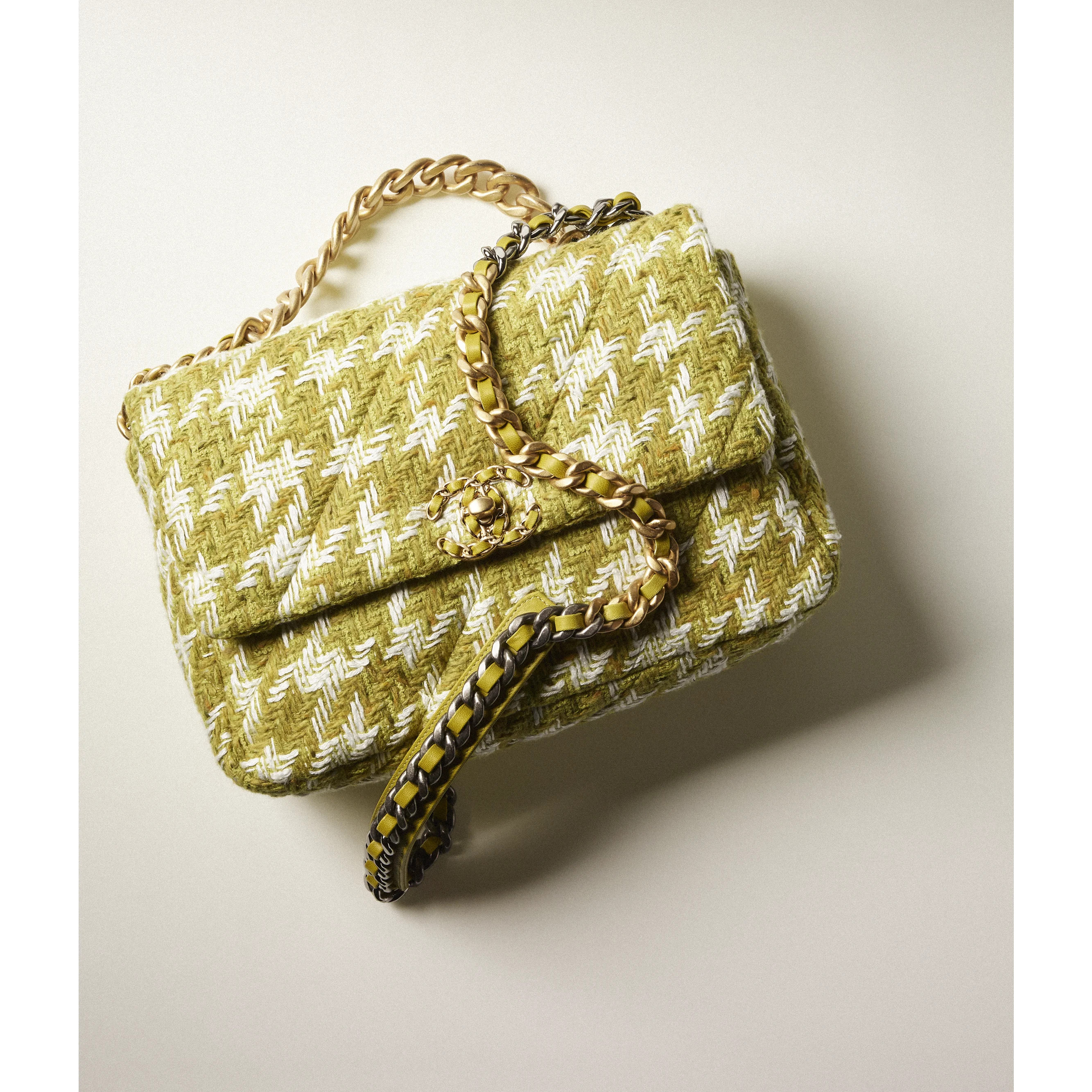 CHANEL 19 Large Handbag | Chanel, Inc. (US)