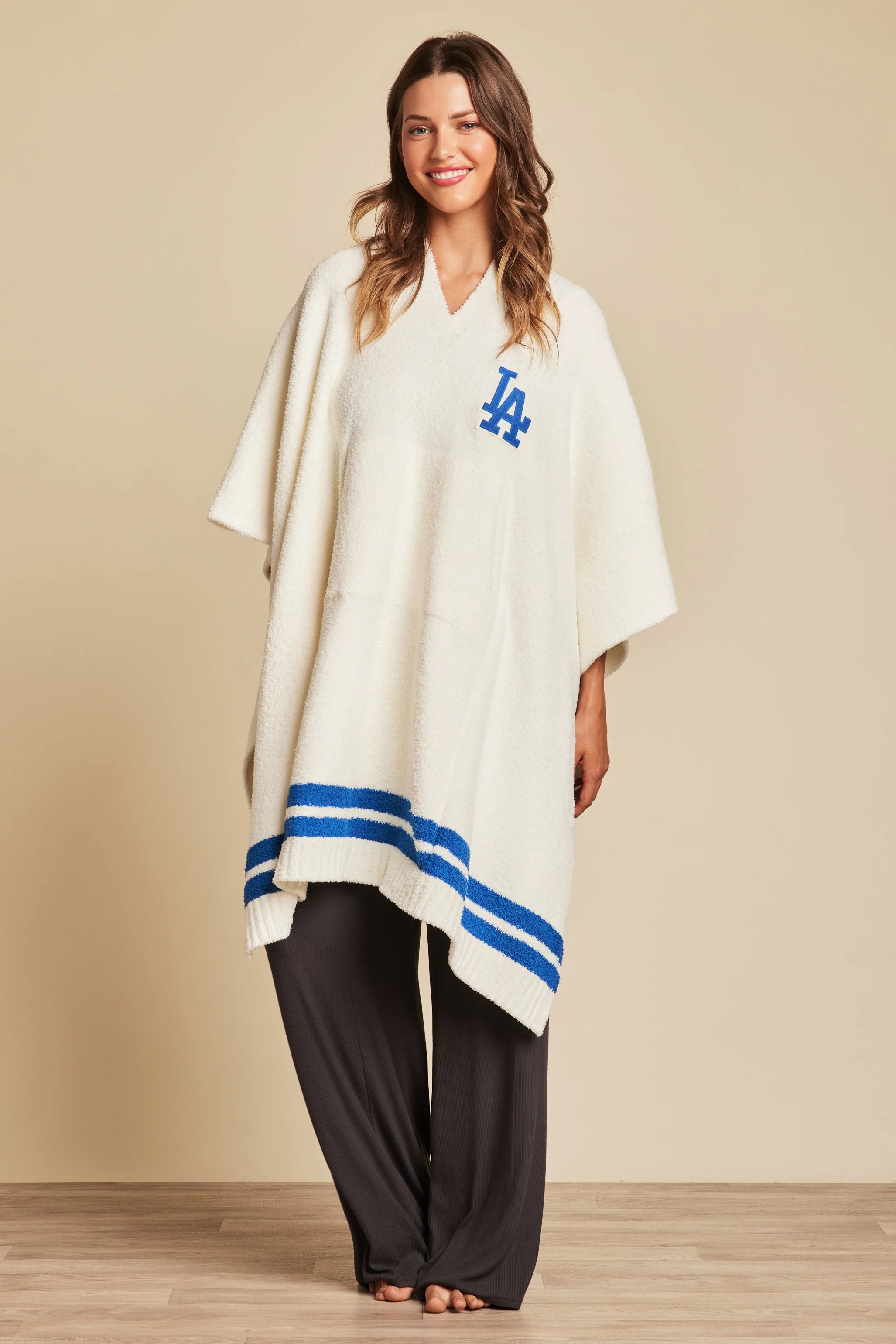 CozyChic® Los Angeles Dodgers™ 3 in 1 Poncho | Barefoot Dreams