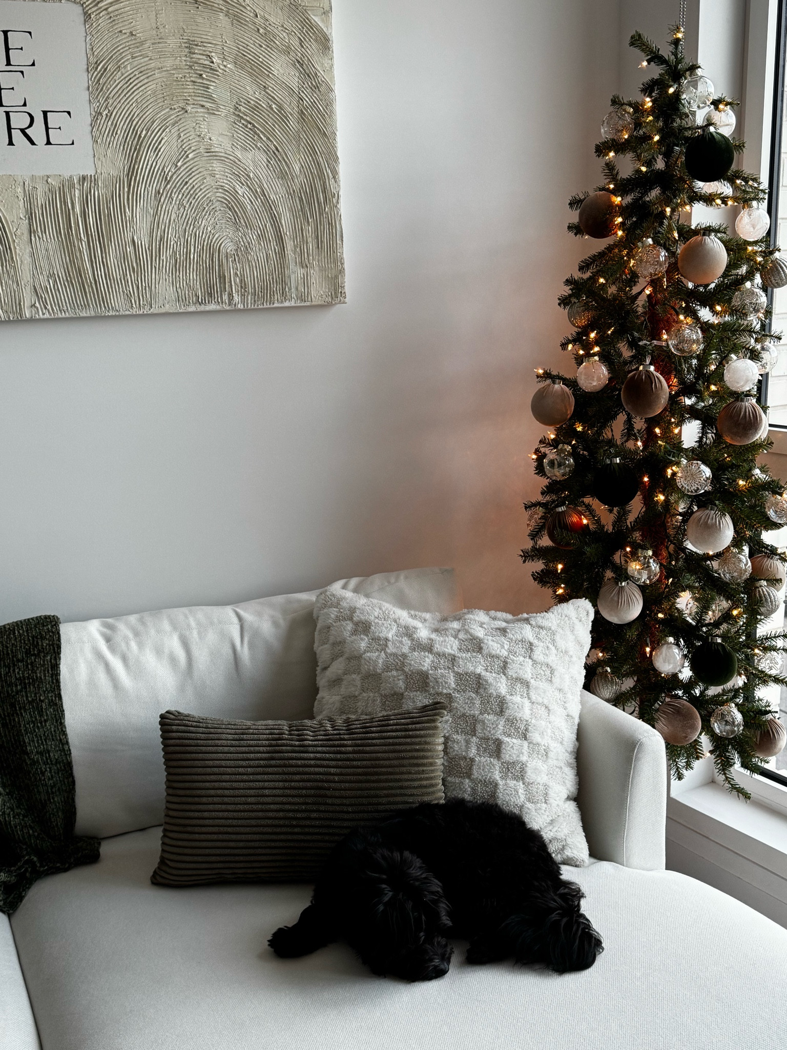 My renter friendly Christmas tree that fits perfectly next to a couch! This one is great to optimize your space🎄

#LTKHome #LTKHoliday #LTKSeasonal