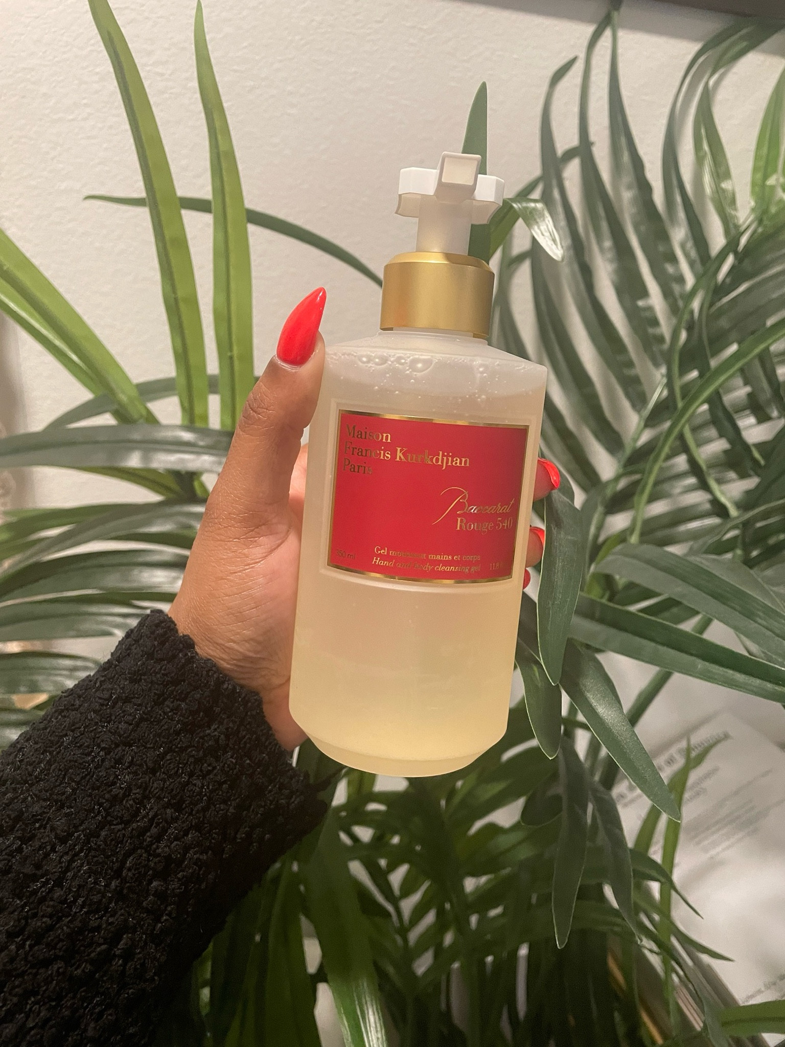 “for aesthetic purposes only“ signed A Rich Wife ✨