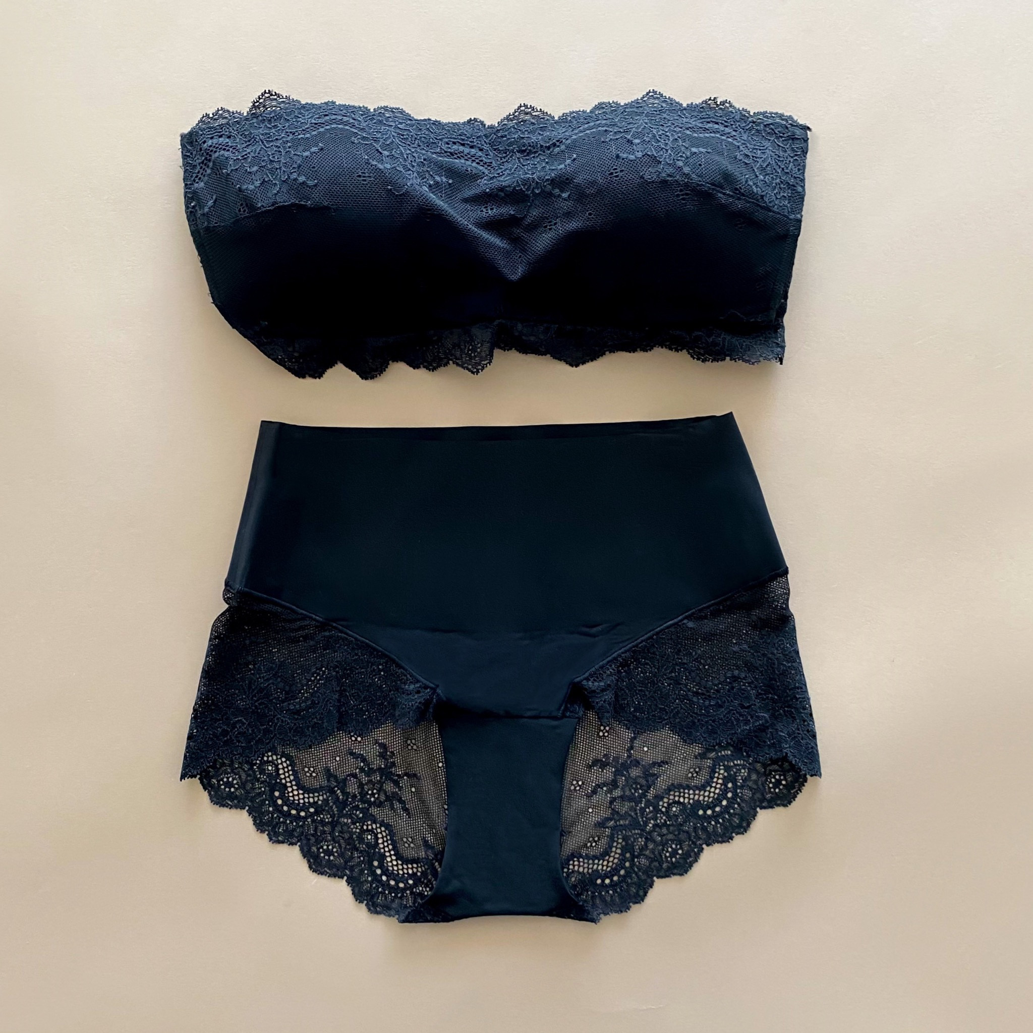 Nordstrom anniversary sale nsale Undie-tectable® Lace Hi-Hipster Panties now $15 originally $24