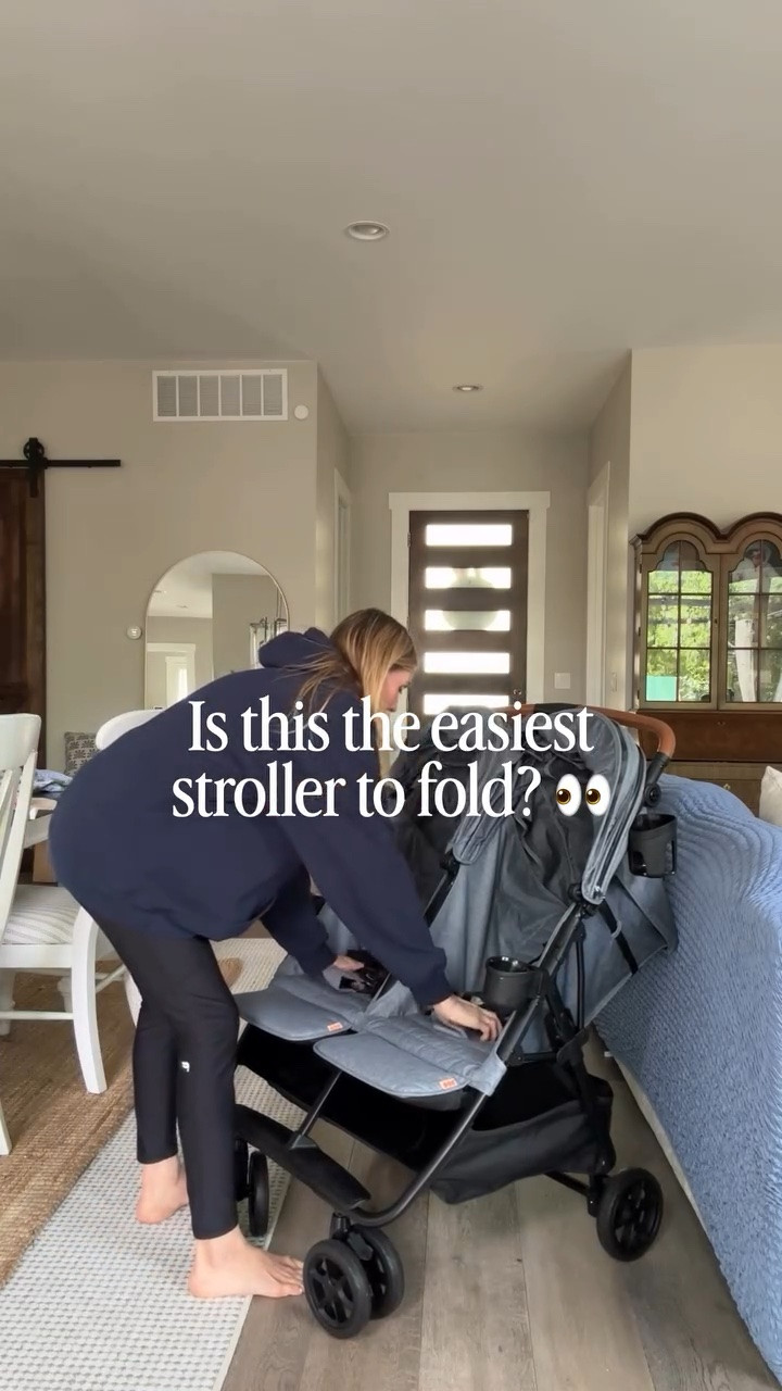 POV: you finally found a double stroller that doesn’t require a workout to fold 😅
The @zoestrollers Twin Lightweight Double Stroller might actually be the easiest stroller fold ever. Moms, tell me I’m not alone in this obsession. 

#easyfoldstroller #doublestroller #momwin #momfinds