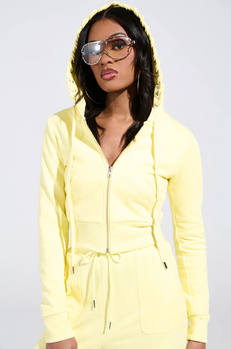BUTTERFINGER SWEATSHIRT | AKIRA