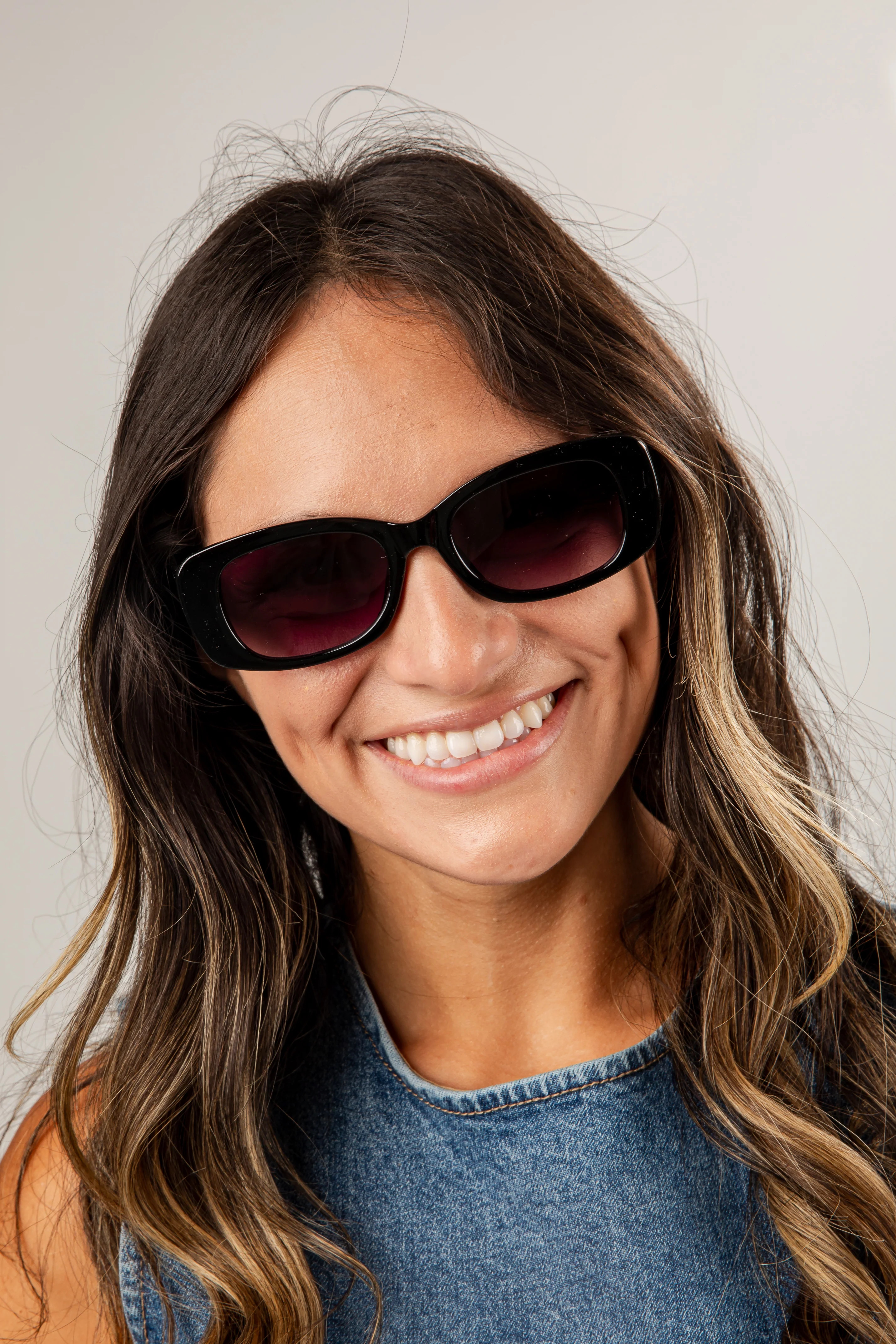 Trendy Black Oval Sunglasses | Women's Sunglasses | DressUp | Dress Up