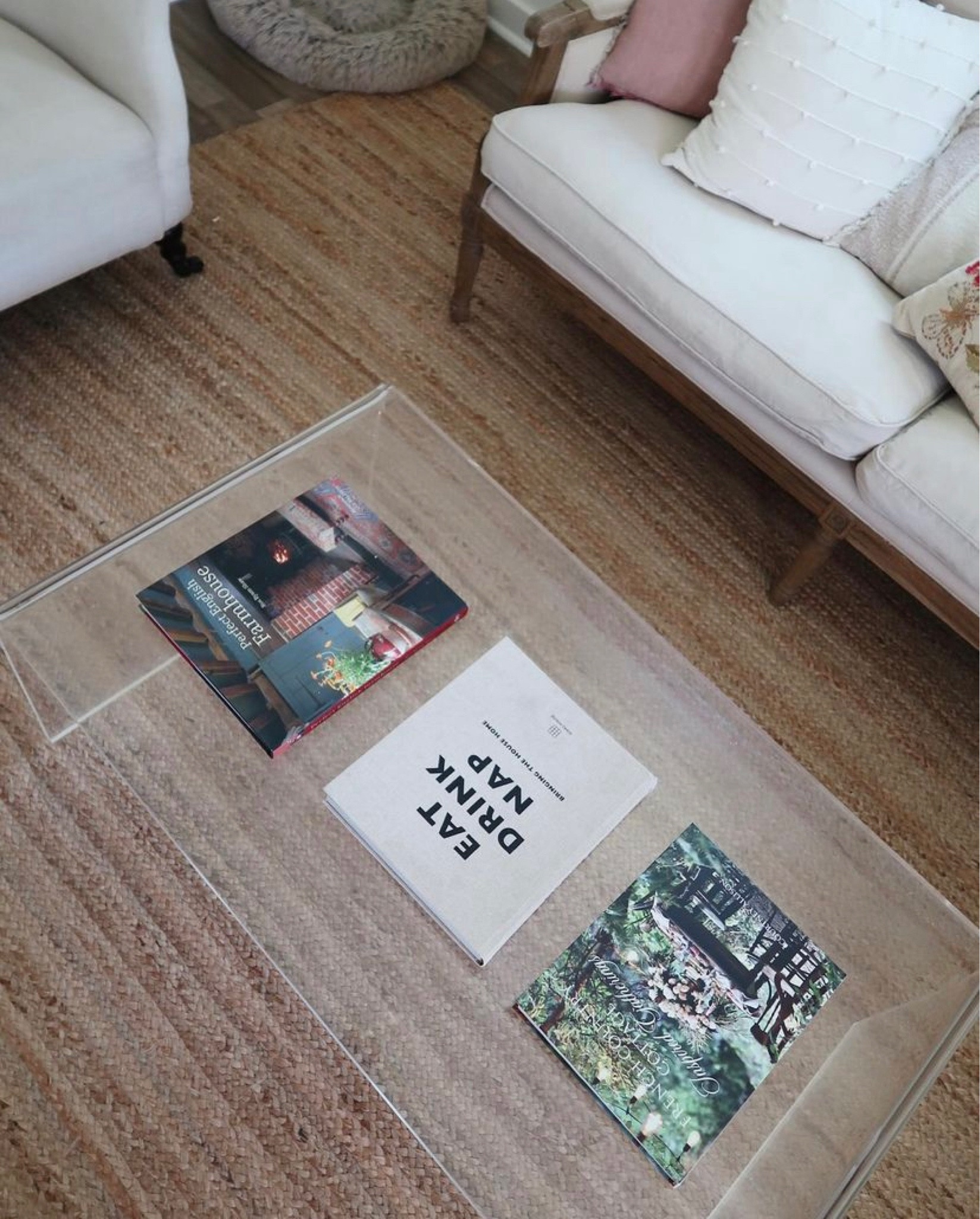 Airbnb living room acrylic coffee table table books

#LTKtravel #LTKhome