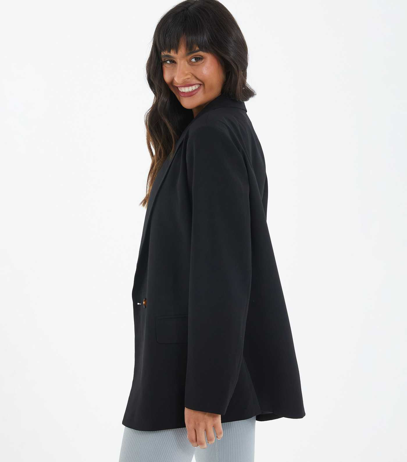 QUIZ Black Tailored Oversized Blazer
						
						Add to Saved Items
						Remove from Saved Item... | New Look (UK)