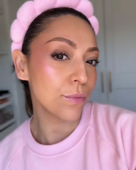 Easy glowy makeup using some amazing products! It was my first using a lot of these and I have to say I am in LOVE with the results 😍

The glowy look is perfect for the spring and summer🤌✨ my skin feels hydrated and looks radiant💕

Perfect for my over 40 girlies 🙌

✨M A K E U P✨
Kosas foundation- shade 25
Saie cream bronzer- shade medium bronze 
Saie concealer- shade 9
Saie liquid blush- shade baby
One Size foundation powder- medium 3
Charlotte Tilbury airbrush flawless filter- Shade 1 fair
Huda Beauty Easy bake and snatch- shade cherry blossom cake
Hourglass Lighting palette- volume ll ambient
Rare Beauty Powder blush- shade cheer
Lawless lipgloss- shade daisy pink
Too Faced waterproof mascara 
Benefit brow wax- shade 3
Anastasia Beverly Hills brow wiz- shade soft brown 

✨B R U S H E S✨
Rare Beauty- Always an optimist brush
Saie- double ended sculpting brush 
Hourglass- ambient lighting edit brush





Sephora sale, Sephora must haves, mature skin makeup, easy makeup, glowy skin makeup, hydrating makeup, makeup with skin care, full coverage makeup, light glam, soft glam, easy everyday makeup look, mom makeup, makeup must haves, Sephora favourites, Sephora favorites, hydrating concealer, hydrating foundation, bb cream, highlighter, makeup over 30, makeup over 35, makeup over 40, Karla Kazemi. 

#LTKover40 #LTKxSephora #LTKbeauty