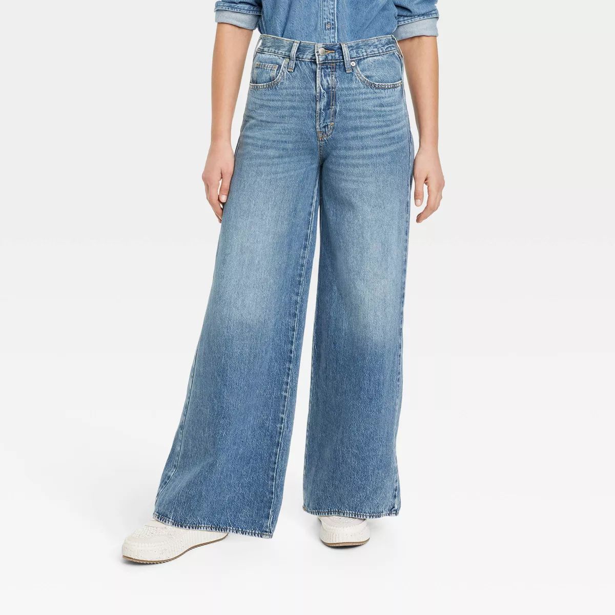 Women's Mid-Rise Super Wide Leg Jeans - Universal Thread™ Medium Wash 8 | Target