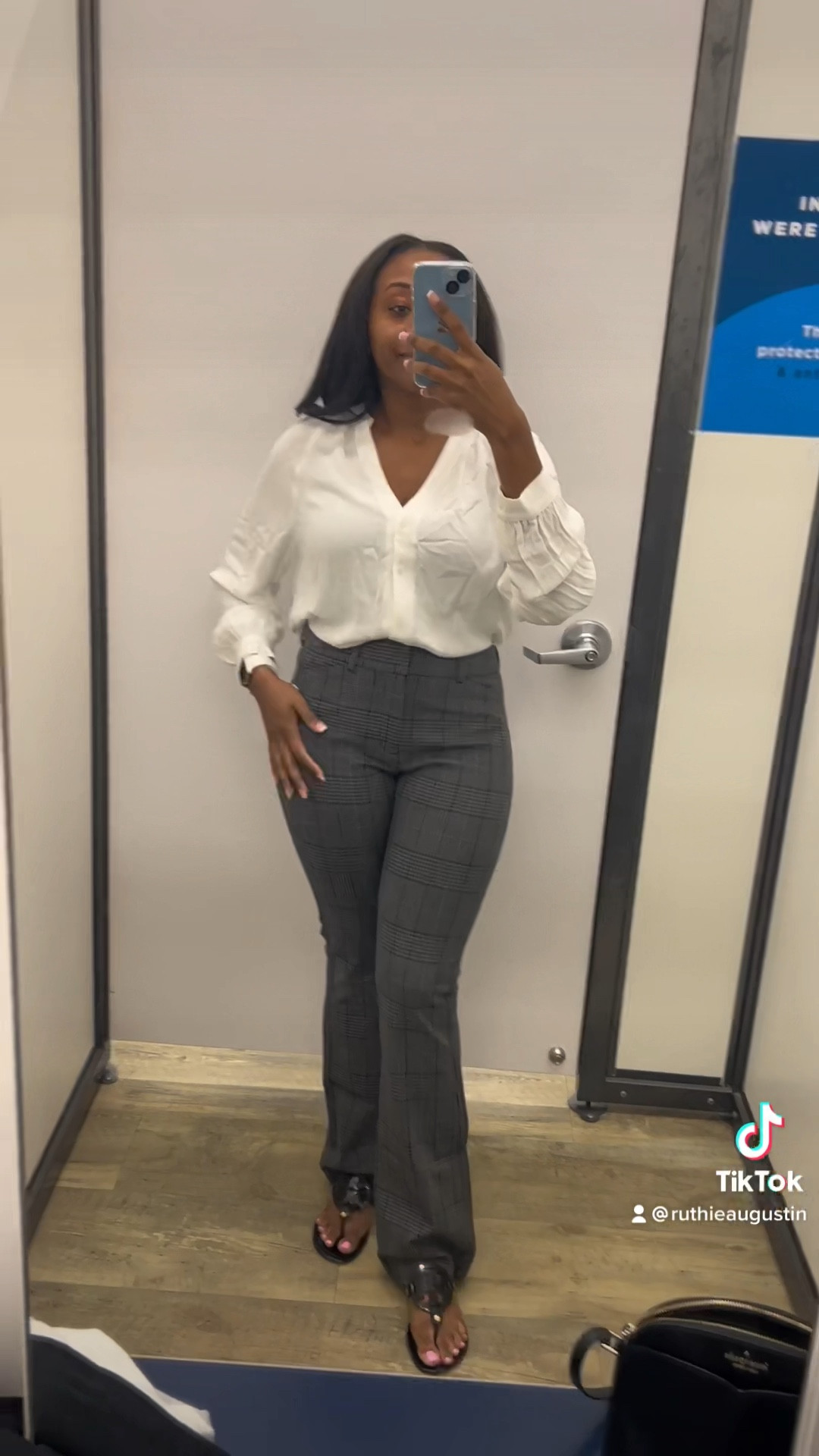 Come try on some professional clothes with me at Old Navy. I needed an outfit the night before my work trip and Old Navy came in clutch. 

Pants - High Rise Pixie Flare (size 8) 👖

#OldNavyFashion



#LTKunder50 #LTKstyletip #LTKworkwear