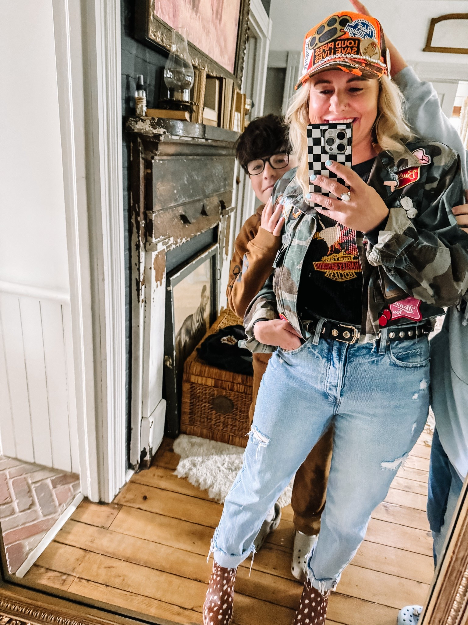 Mom night out!
Jeans, gold detail belt, booties
Hat and jacket by @nichenn_oh

#LTKStyleTip #LTKFindsUnder50 #LTKOver40