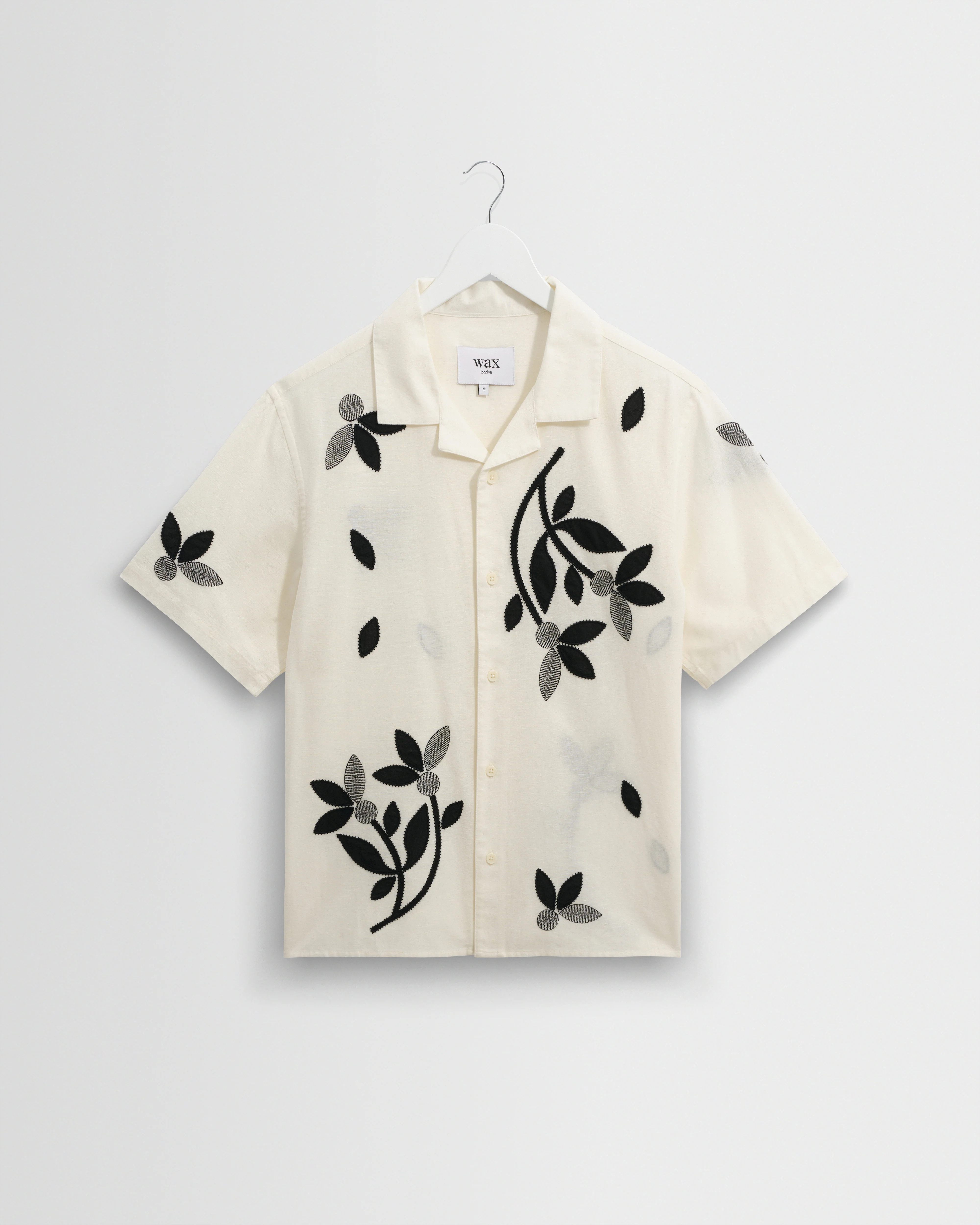 Didcot - Ecru And Black Bloom Applique Short-Sleeve Shirt | Wax London US