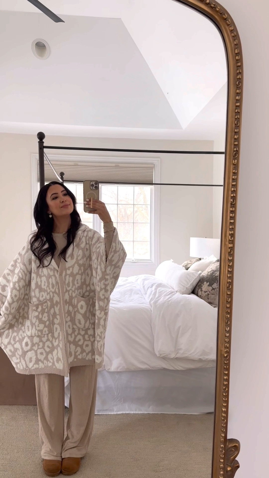 I got this for my mom but couldn’t help but try it on. The coziest wearable blanket!!!

Amazing find, amazon fashion, amazon sweater 

#LTKHome #LTKFindsUnder50 #LTKFindsUnder100