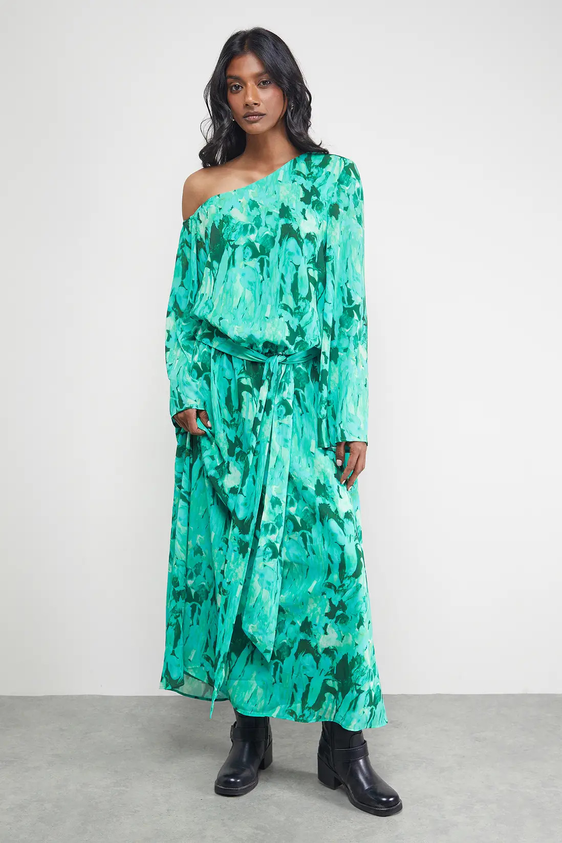 Green Warehouse Crinkle Chiffon One Shoulder Drop Waist | Boohoo | Boohoo.com (UK & IE)