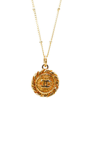 ANTIQUE GOLD CHANEL VINTAGE BUTTON NECKLACE | onevintagebutton | One Vintage Button