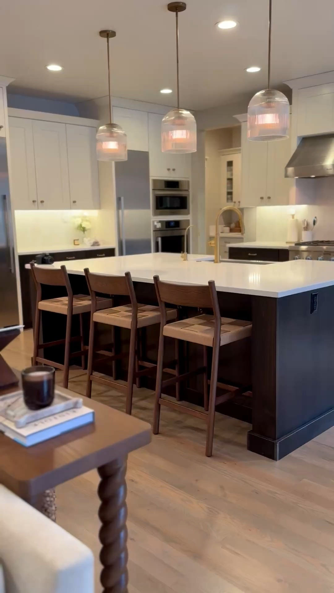 Kitchen design 😍

Kitchen decor, bar stools, kitchen stools, kitchen lightening, pendants, lighting, stools, seating, seats, 

#LTKHome