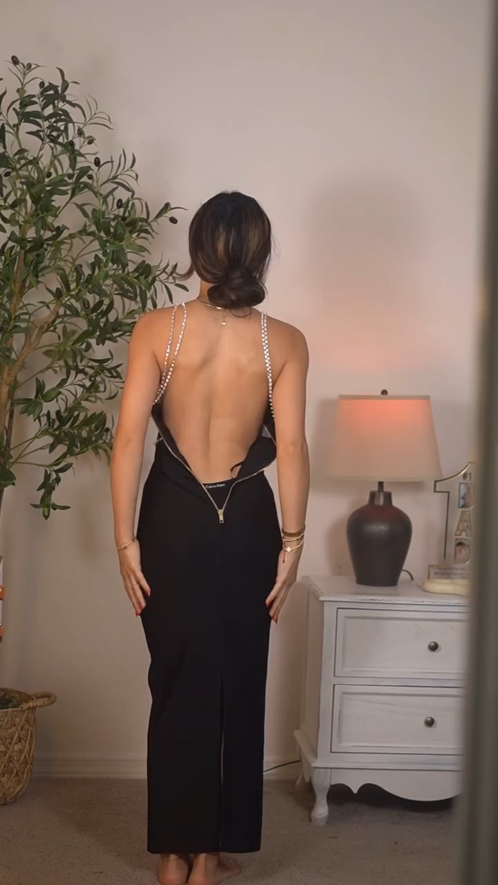 Uyyyy voy a hacer una sección bailando con baby shark 🤣🤣🤣 cada vez que grabo tengo música puesta y no lo puedo evitar después me pregunto a quien salieron mis hijas 🤣🤣🤣 menos mal que no sacaron eso del padre 🤭 
Stay trendy by searching and following Anwesta 
Search DR6ZE to shop my picks 
Coupon Q4Gaby for 15% of
ID 
Zapatos 35597723
Vestido largo 37257789
Corto 39225403
@sheinofficial @shein_us #sheinforall #saveinstyle #loveshein #sheinpartner