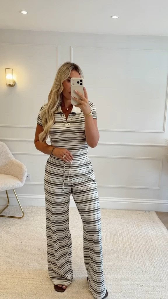 How gorg is this set that’s in The Couture Club summer sale!! 😍

Transitional outfit, stripes, co-ord, matching set, summer sale, autumn outfit, comfy outfit

#LTKuk #LTKautumn #LTKsummer