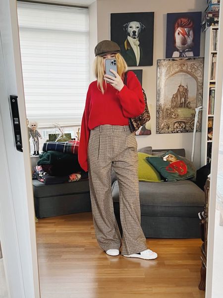 These trousers are included in the @everlane sale. I also bought them in grey 😬 it was my only Black Friday purchase but I wear these a lot so I know I’ll wear the grey a lot as well.
Bag is vintage. 

.  #falllook  #torontostylist #StyleOver40  #secondhandFind #fashionstylist #slowfashion #FashionOver40   #frankieshop #MumStyle #genX #genXStyle #shopSecondhand #genXInfluencer #WhoWhatWearing #genXblogger #secondhandDesigner #Over40Style #40PlusStyle #Stylish40


#LTKCyberWeek #LTKstyletip #LTKover40