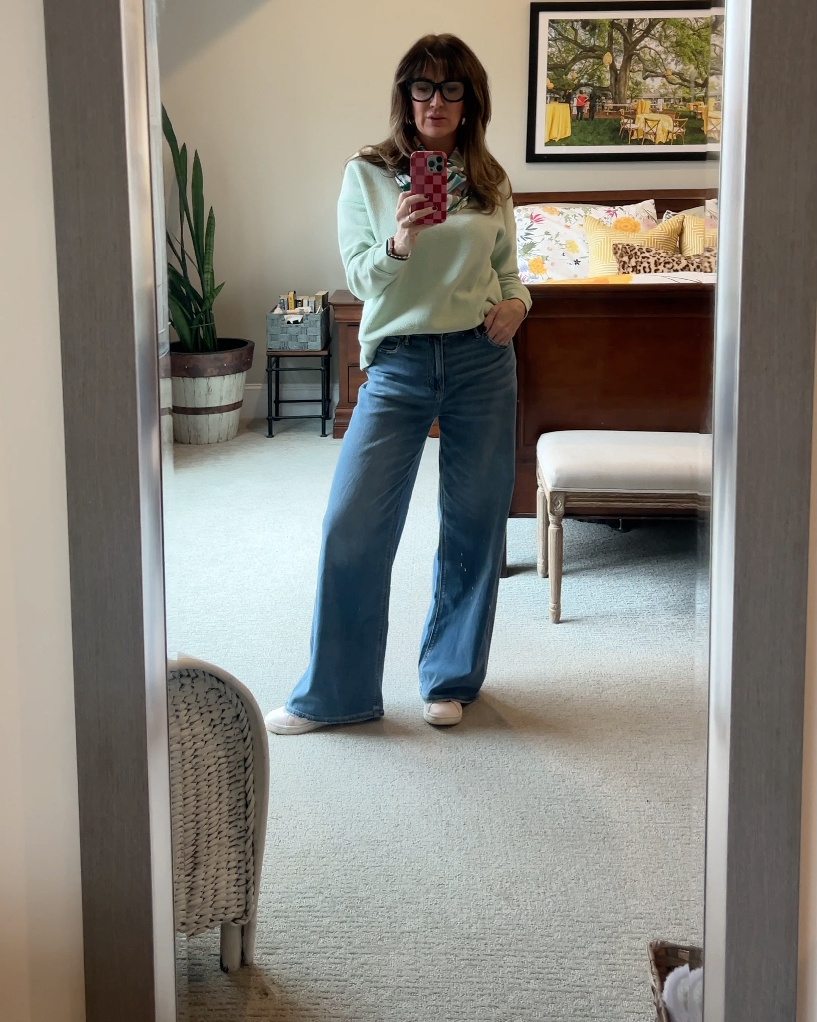 These AMERICAN EAGLE 🦅 baggy jeans for the win! Bought them in white as well. Wearing a size 4. 

#LTKootd #LTKmomlife #LTKOver40