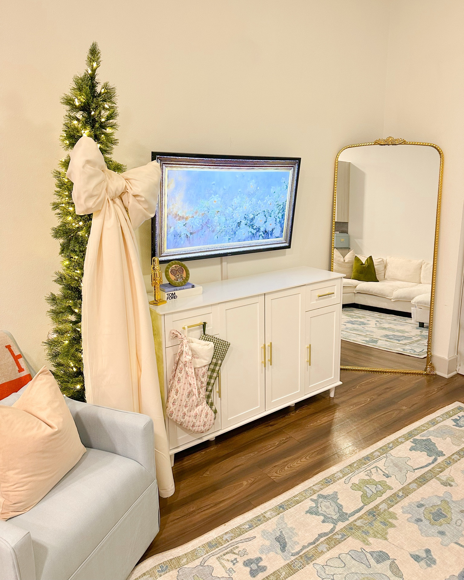 Preppy, coastal, coastal granny, grand millennial home decor 

#LTKHoliday #LTKSeasonal #LTKHome