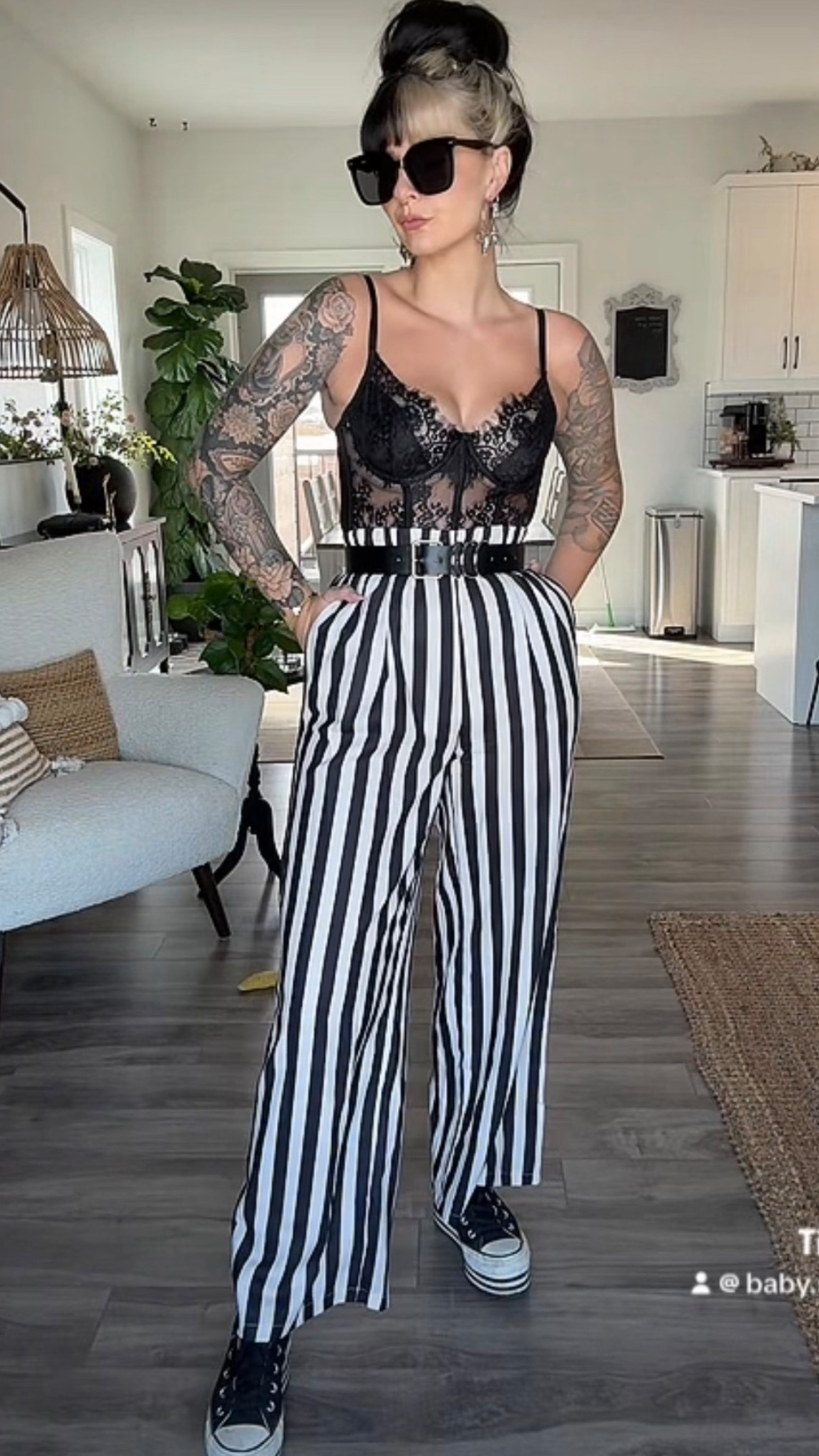 Corset outfit fit #3

Corset: Temu
Pants: thrifted
Shoes: converse platform

#LTKcanada #LTKstyletip #LTKsummer