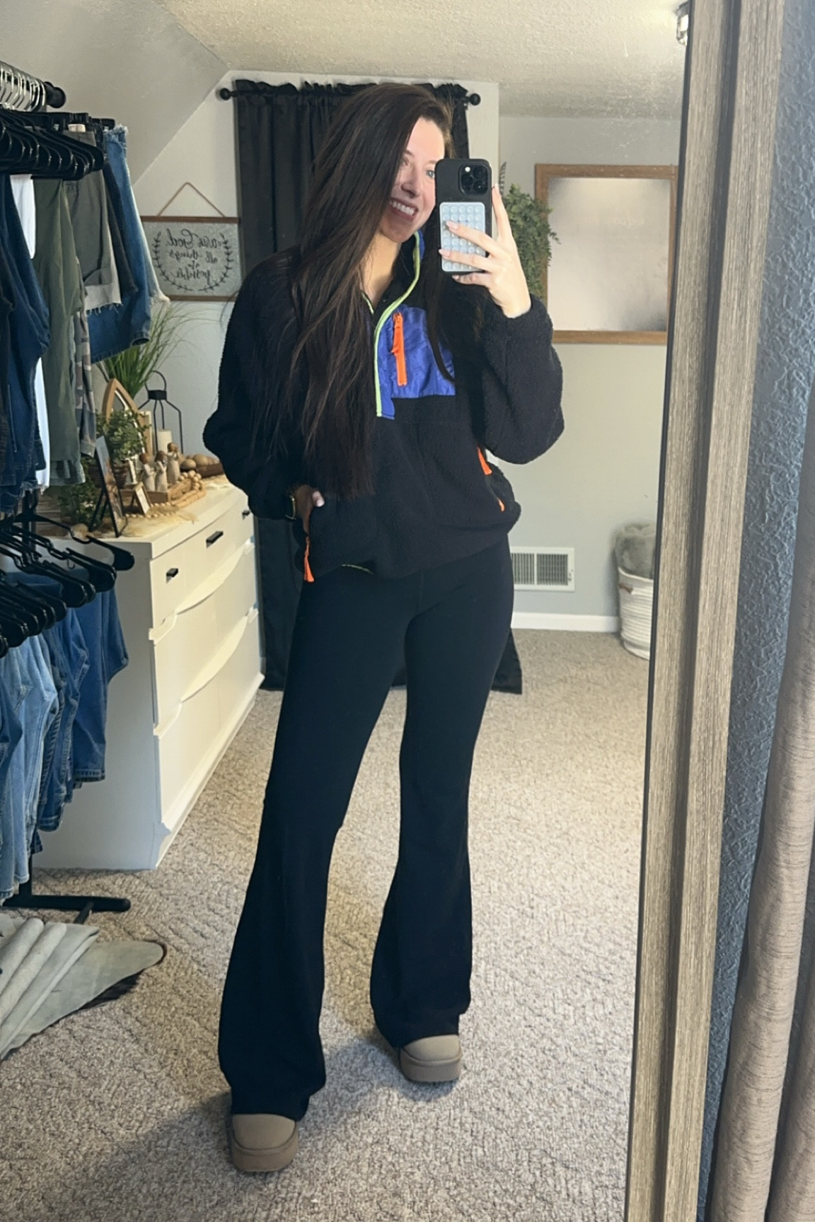 Recommend sizing up in the pullover! 

Pullover - large 
Flared yogas - xsmall long 
Boots - TTS 7.5

#LTKFindsUnder50 #LTKMostLoved #LTKSaleAlert