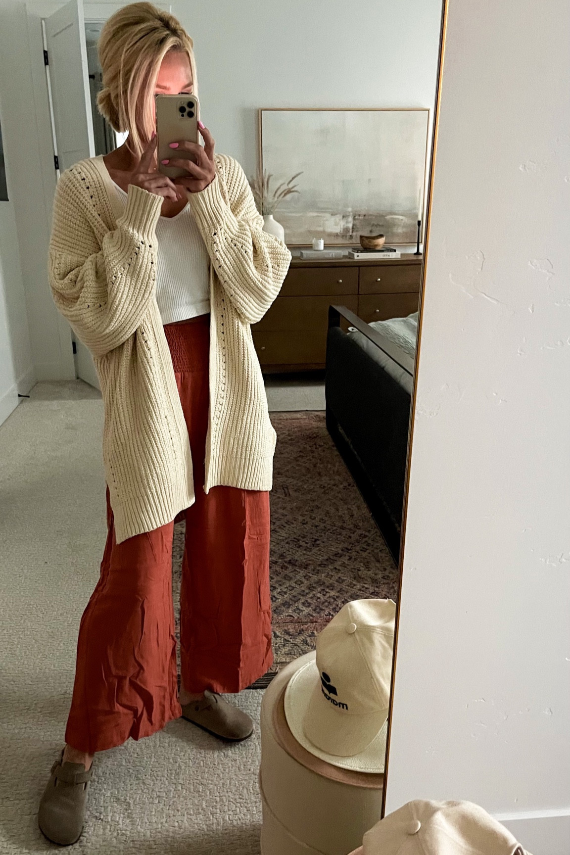 Wide leg linen pants from Amazon. I wish they were a couple inches shorter or a couple inches longer… I’m 5’8” for reference SOFT knit cardigan to layer over anything. Wearing size small


#LTKSeasonal #LTKFind #LTKunder100