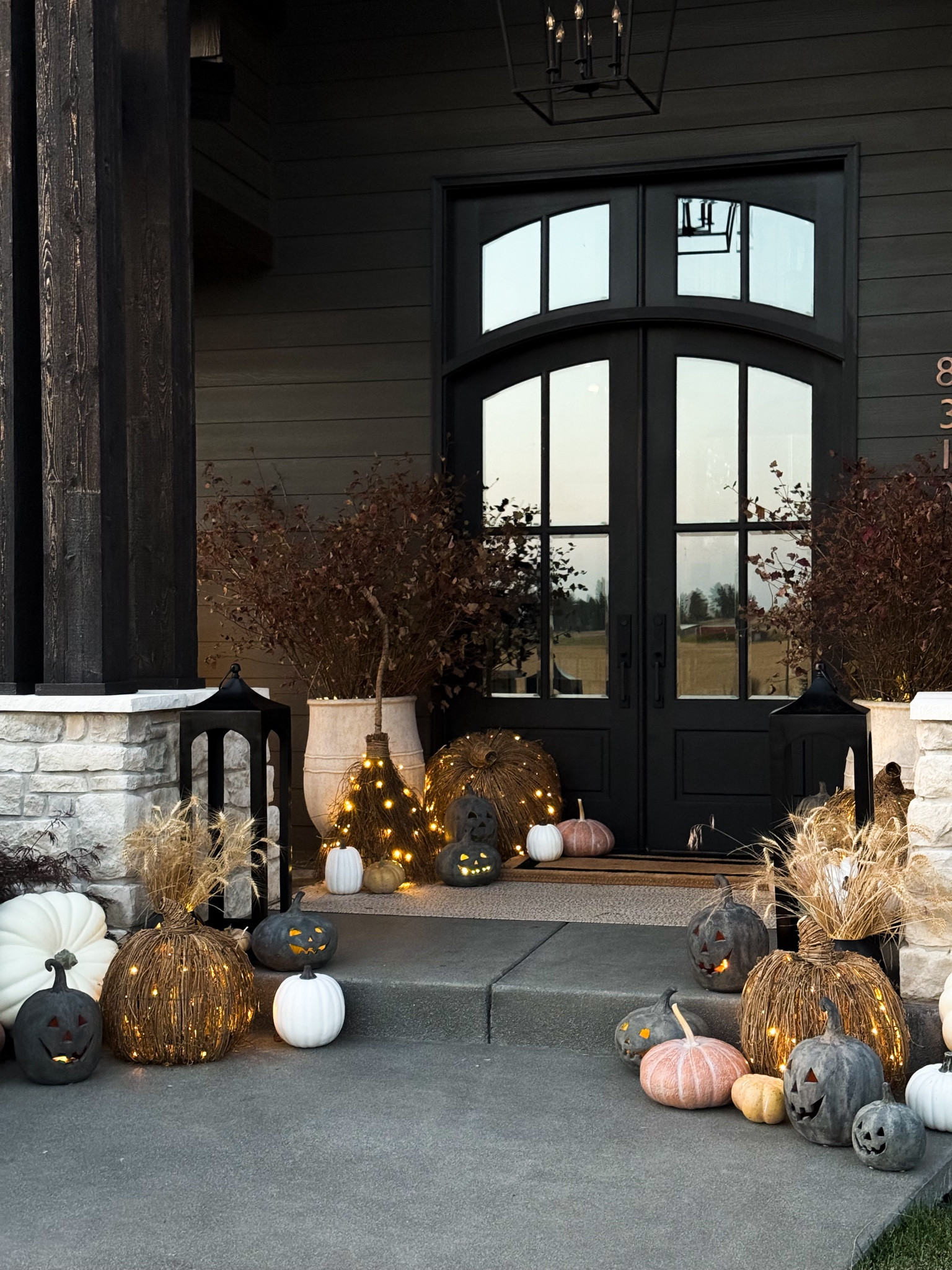 My fall porch is done. Absolutely love it for the season  

#LTKSeasonal #LTKFindsUnder50 #LTKFindsUnder100