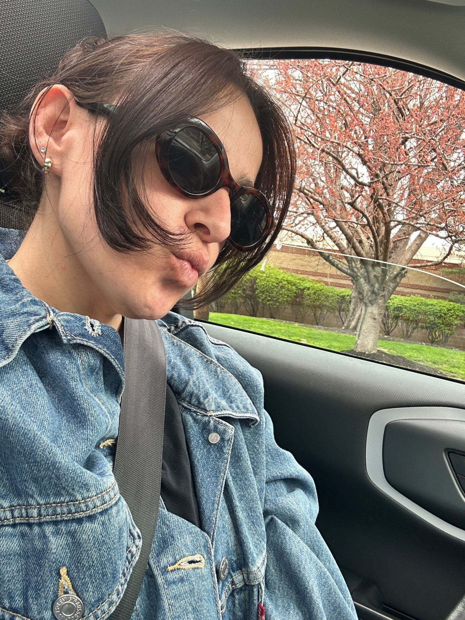 New sunnies ☀️
Gearing up for a hot mom summa 
@Target 

#LTKmomlife #LTKootd #LTKSeasonal