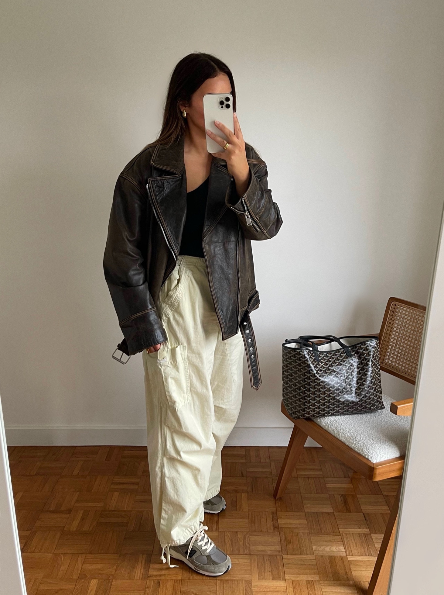 cargo pants
Parachute pants 
Leather jacket 
OOTD