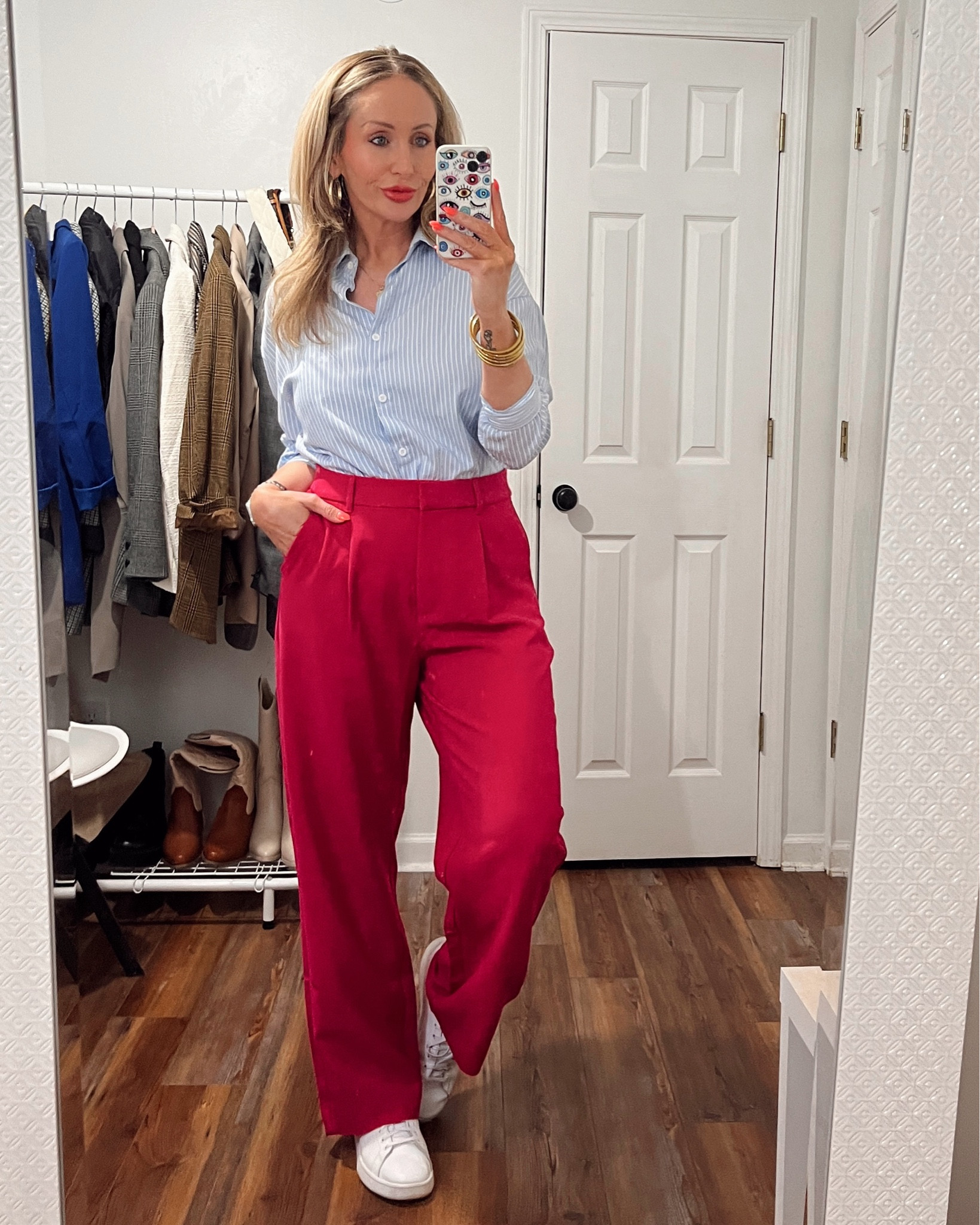 Monday’s office ootd. 
.
.
.
.
#buttondown #pinkpants #midsize #workoutfits #officeootd 

#LTKmidsize #LTKworkwear #LTKstyletip