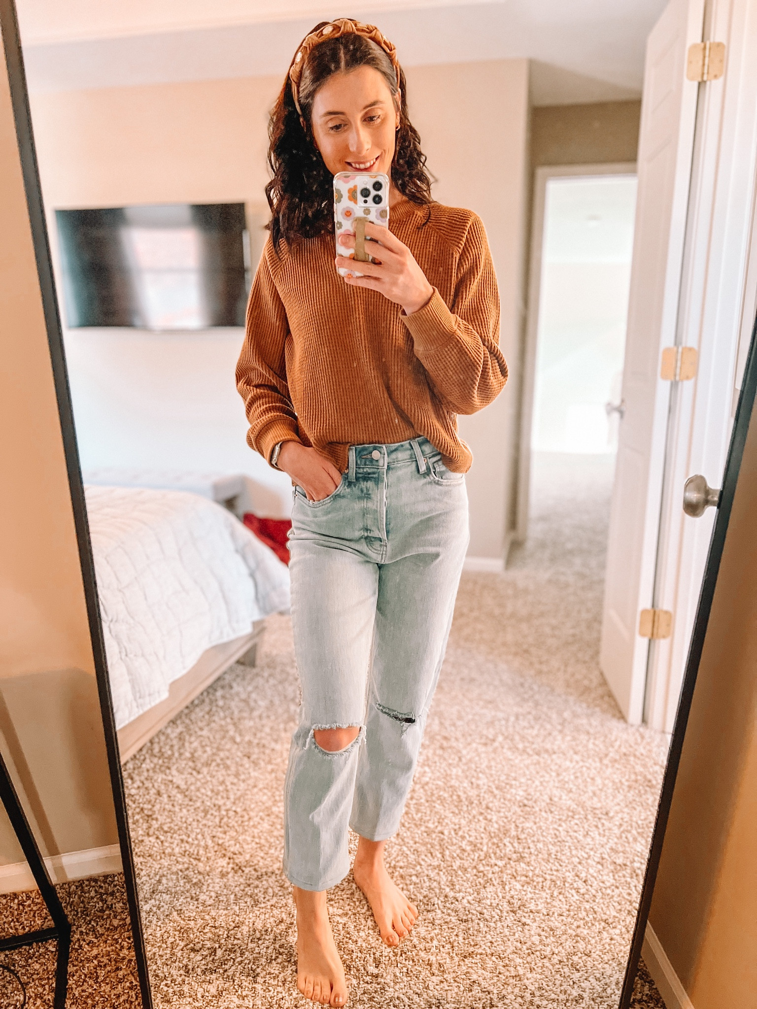 Mom jeans, waffle knit top, velvet headband, fall outfit

#LTKstyletip #LTKSeasonal #LTKsalealert