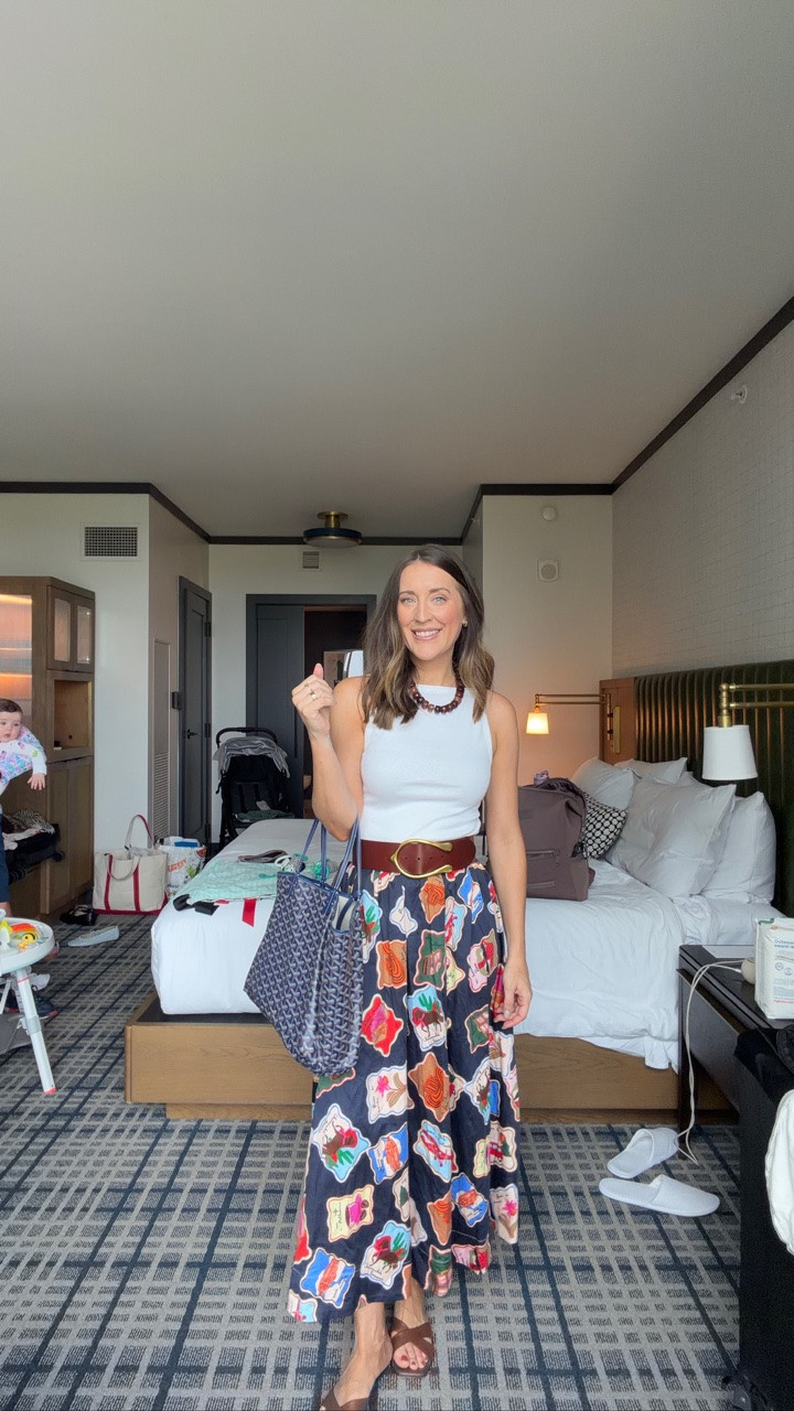 OOTD for day 1 of ! My bag is borrowed from Vivrelle, use my code CHICTOME for your first month free

#LTKCon #LTKCon #LTKootd #LTKSeasonal