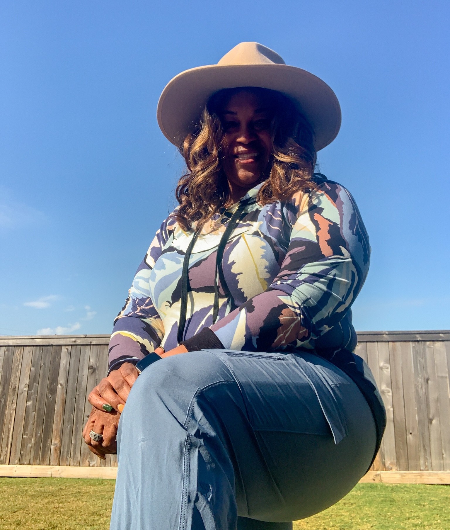 I’m usually not one to be in front of the camera. But sometimes I just feel like smiling for the camera 🤣😂 #hats #Fashion #Outfits #Outdoorphotography #CargoPants #OOTD 

#LTKcurves